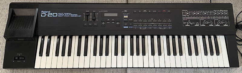 手軽で使いやすいオールインワン・シンセ ローランド(Roland) D