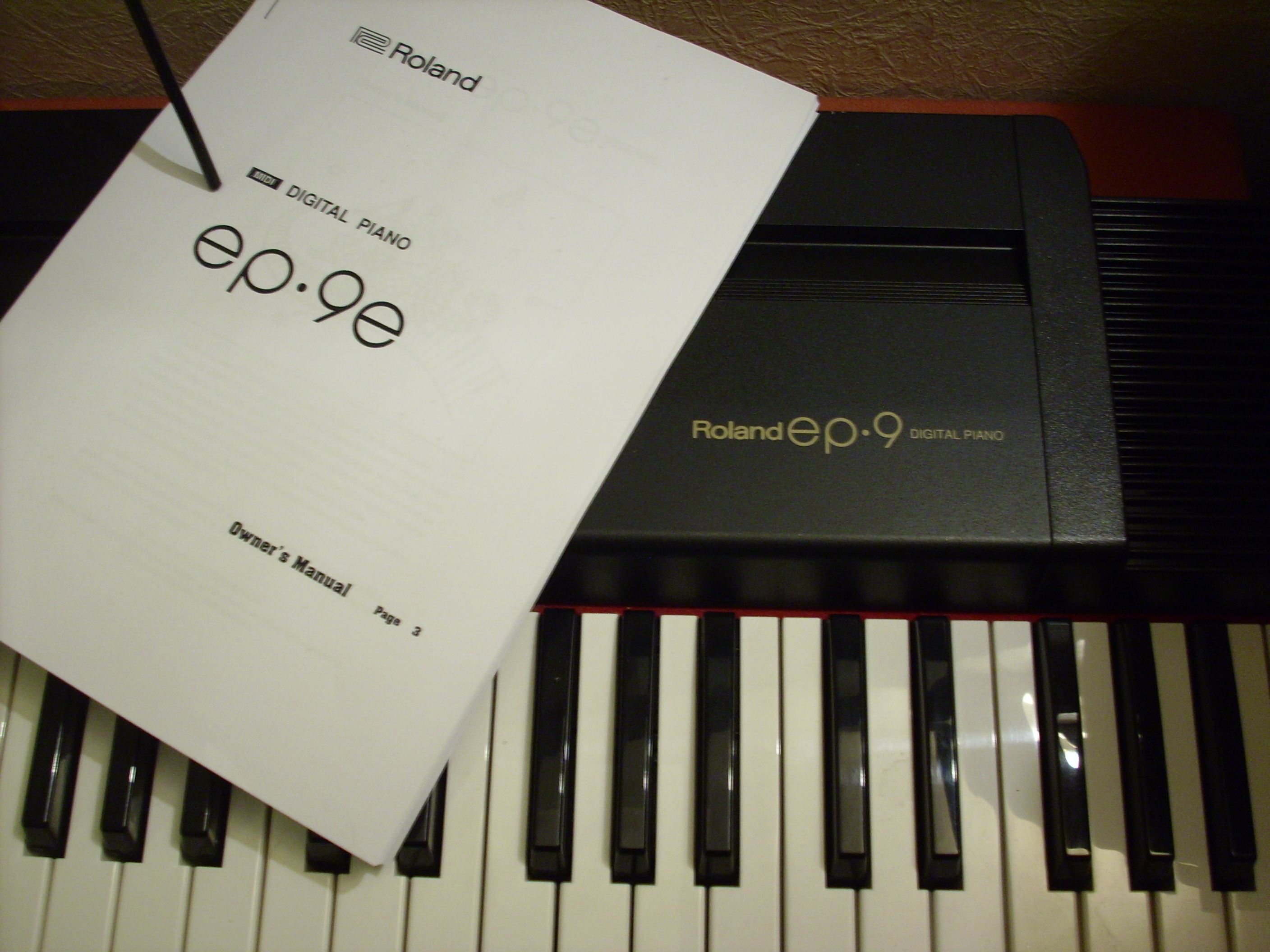 Photo Roland EP9e Roland EP9e (9153) (447138) Audiofanzine