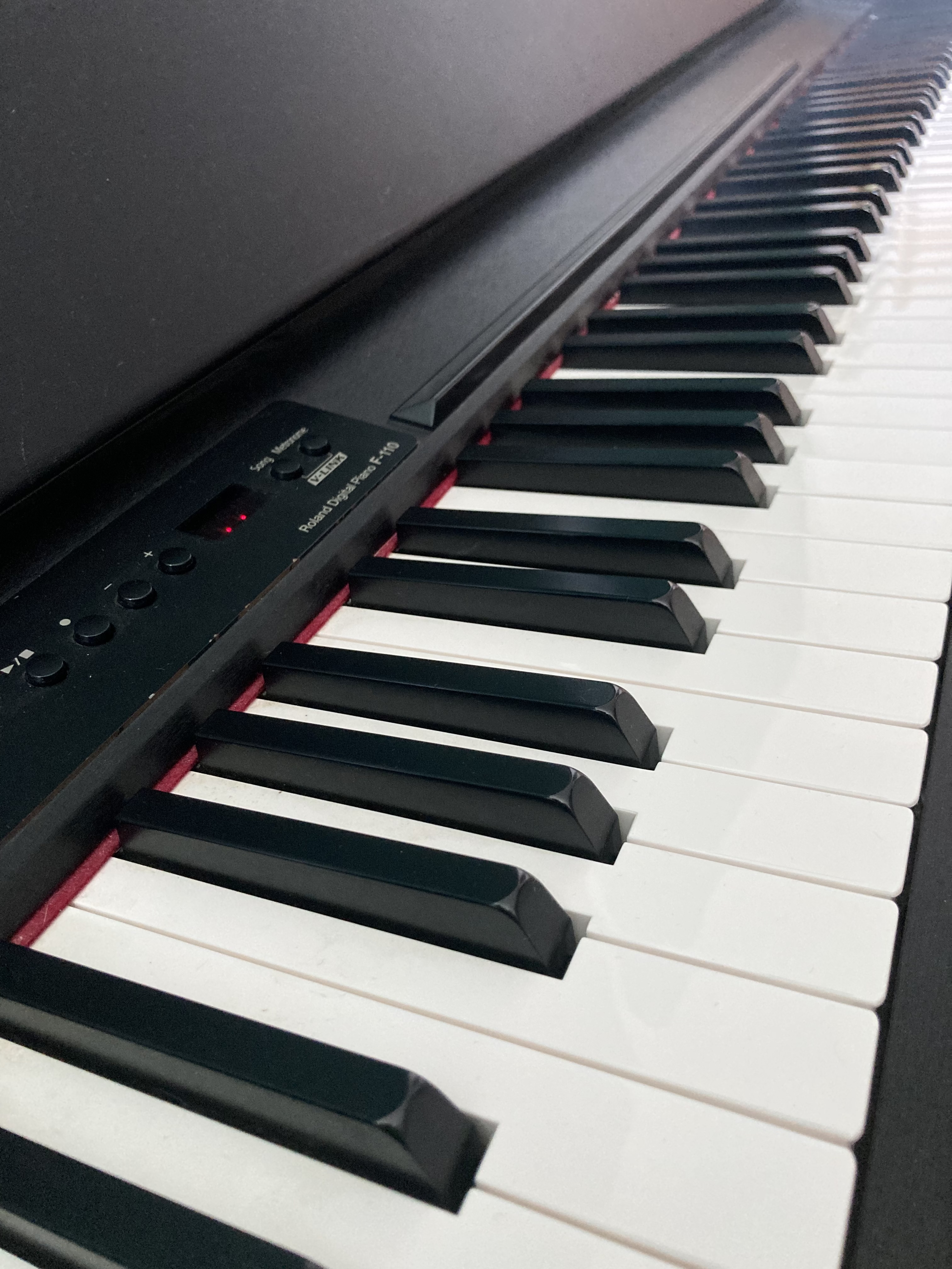 Roland f110 on sale digital piano