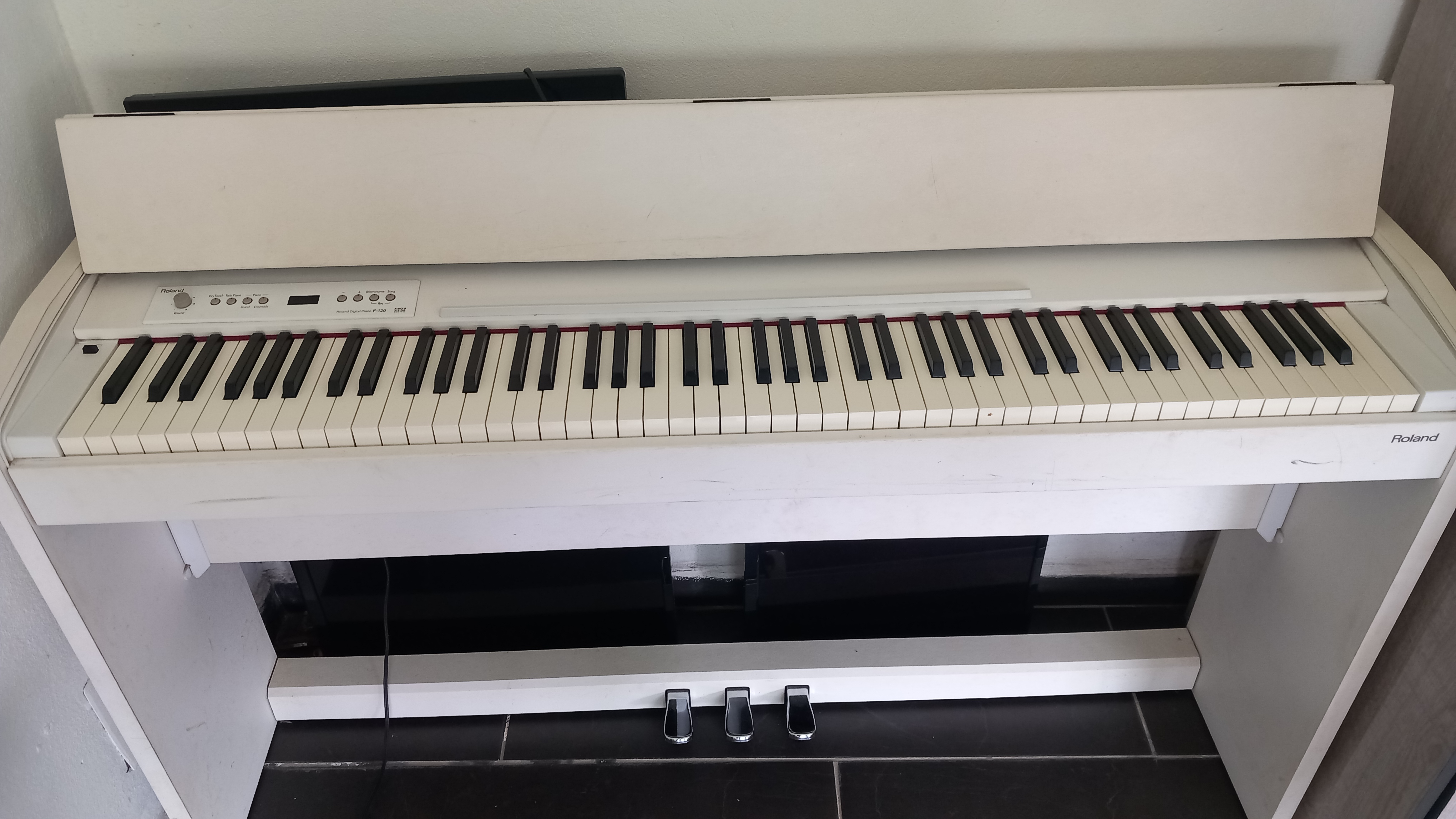 Roland 2024 fp 120