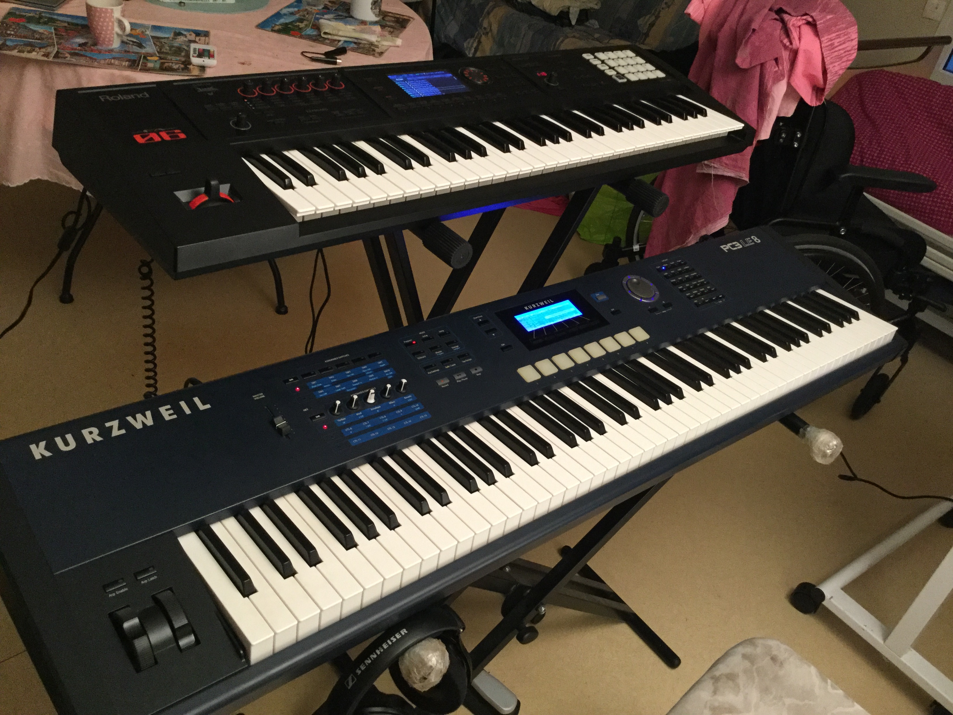 Roland Fa-06