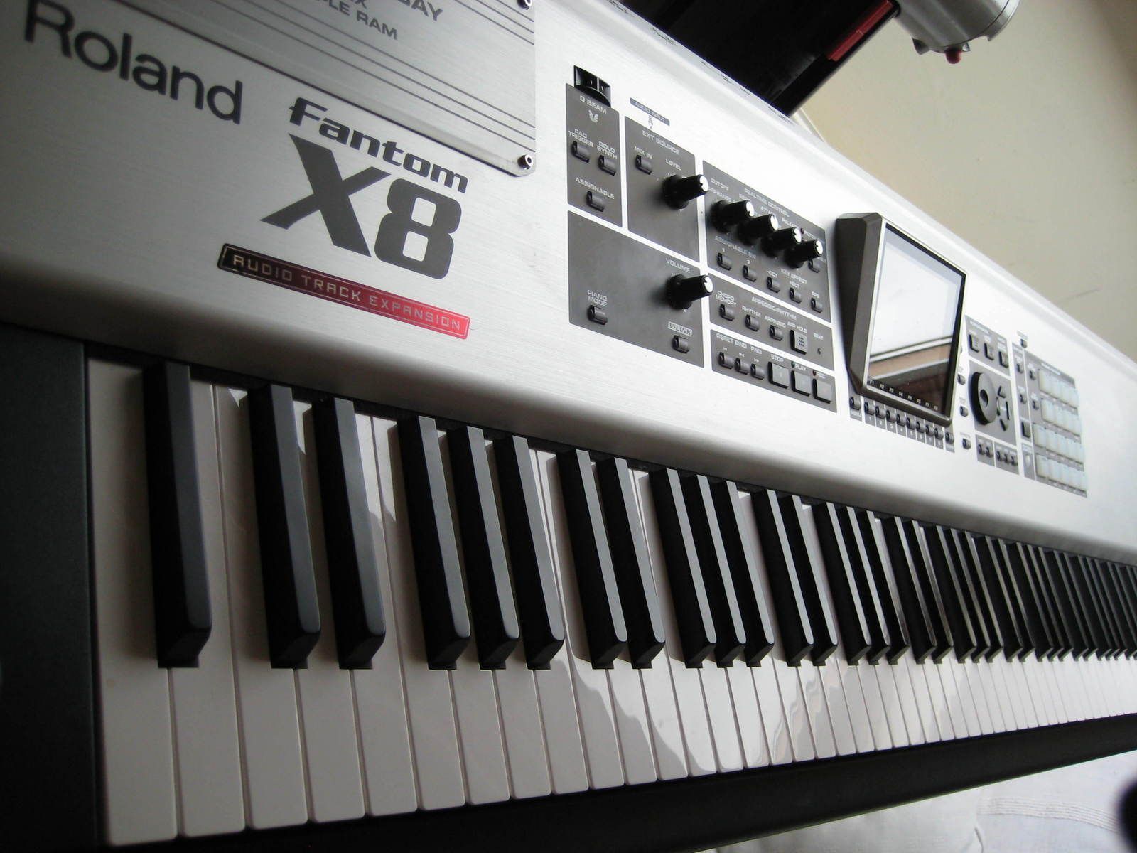 Roland Fantom X8 image (212791) Audiofanzine