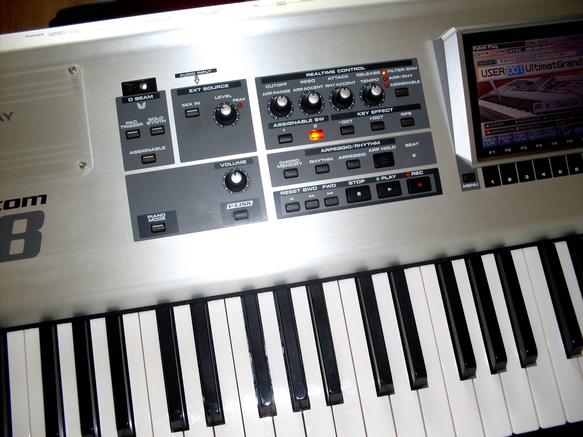 Roland Fantom X8 image (647631) Audiofanzine