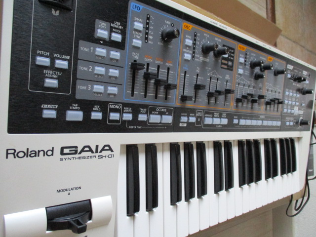 Roland GAIA SH-01 synthétiseur