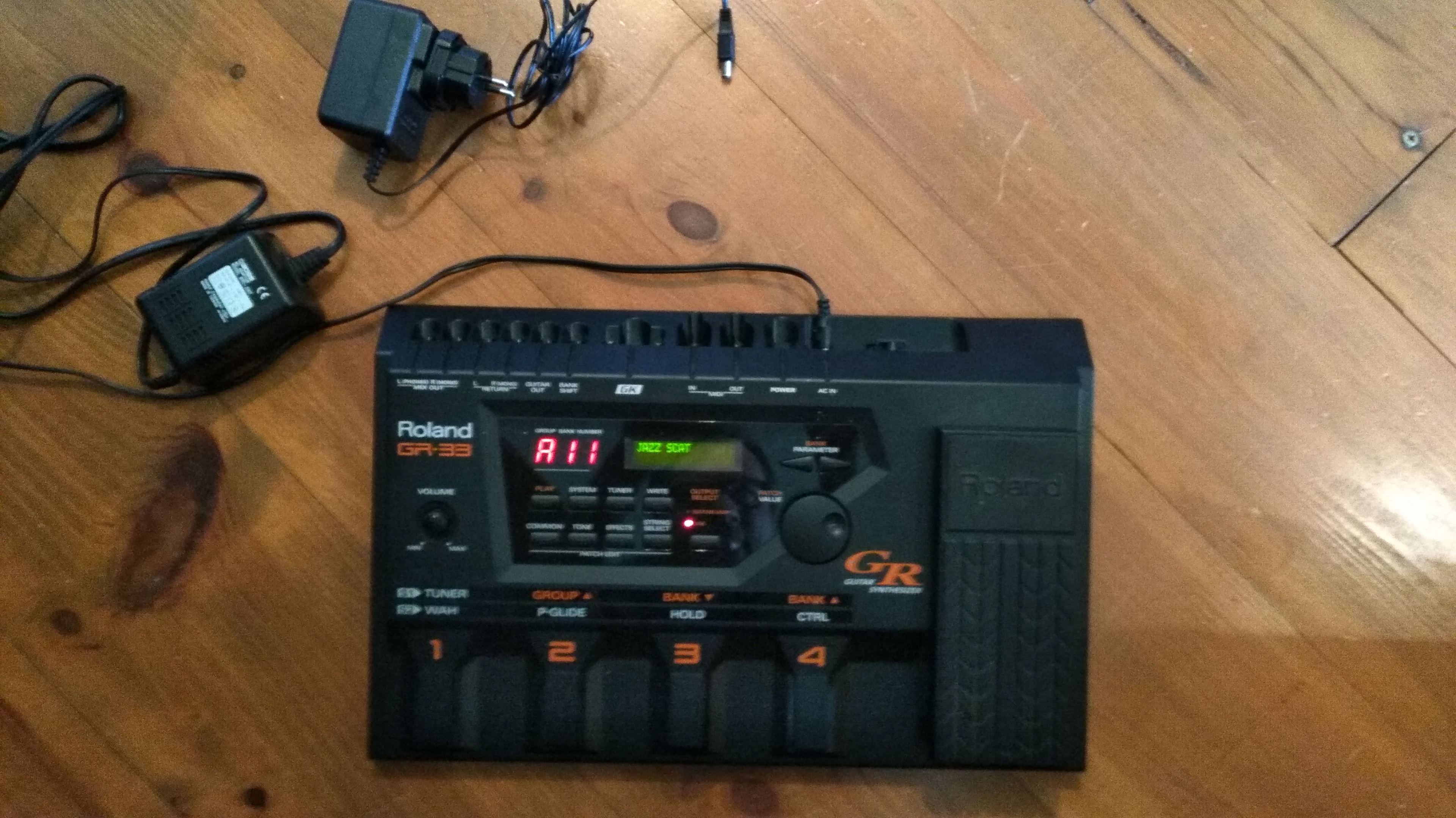 GR33 Roland GR33 Audiofanzine