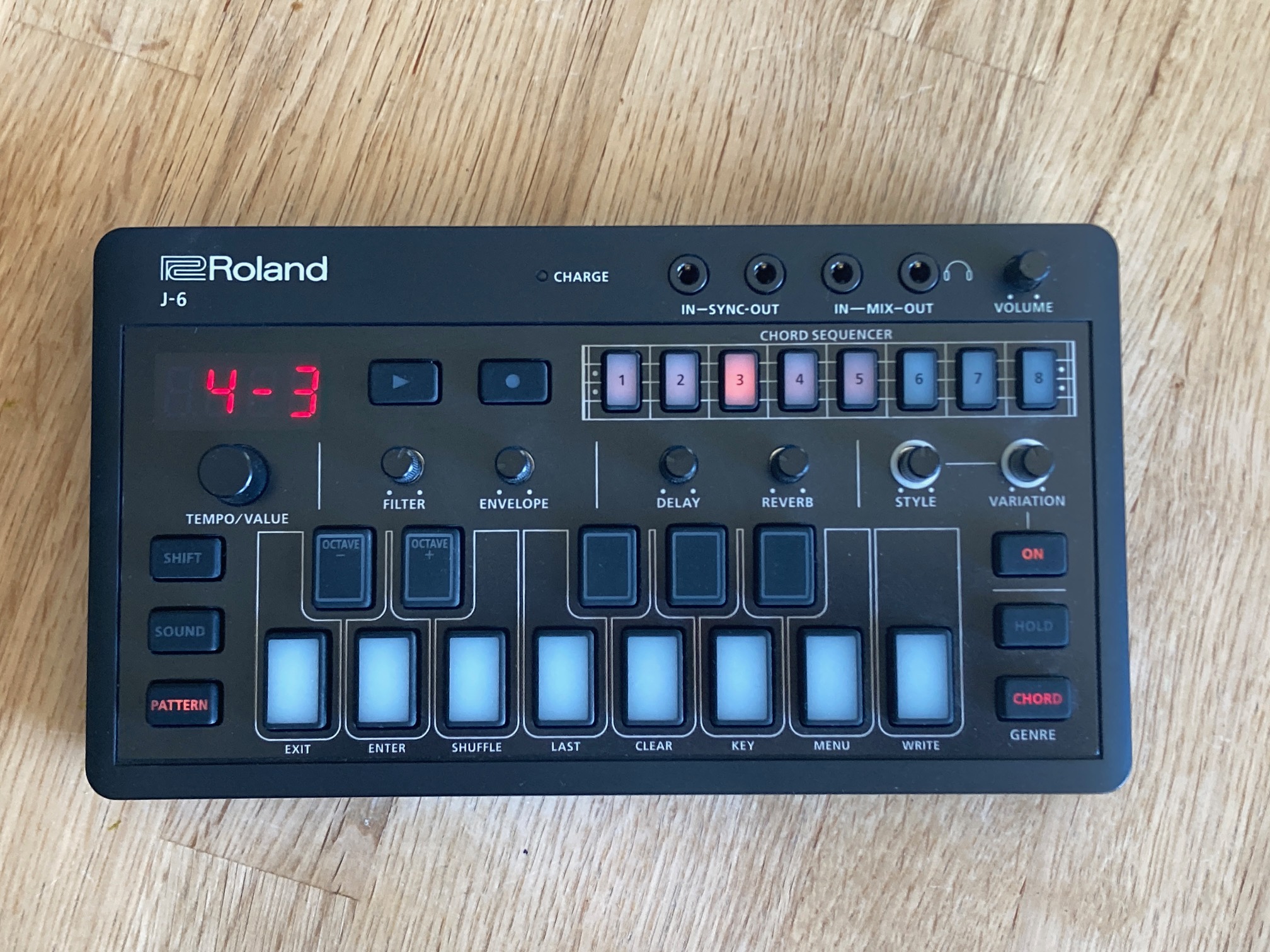 J-6 Chord Synthesizer - Roland J-6 Chord Synthesizer J-6 Chord Synthesizer - Roland J-6 Chord Synthesizer