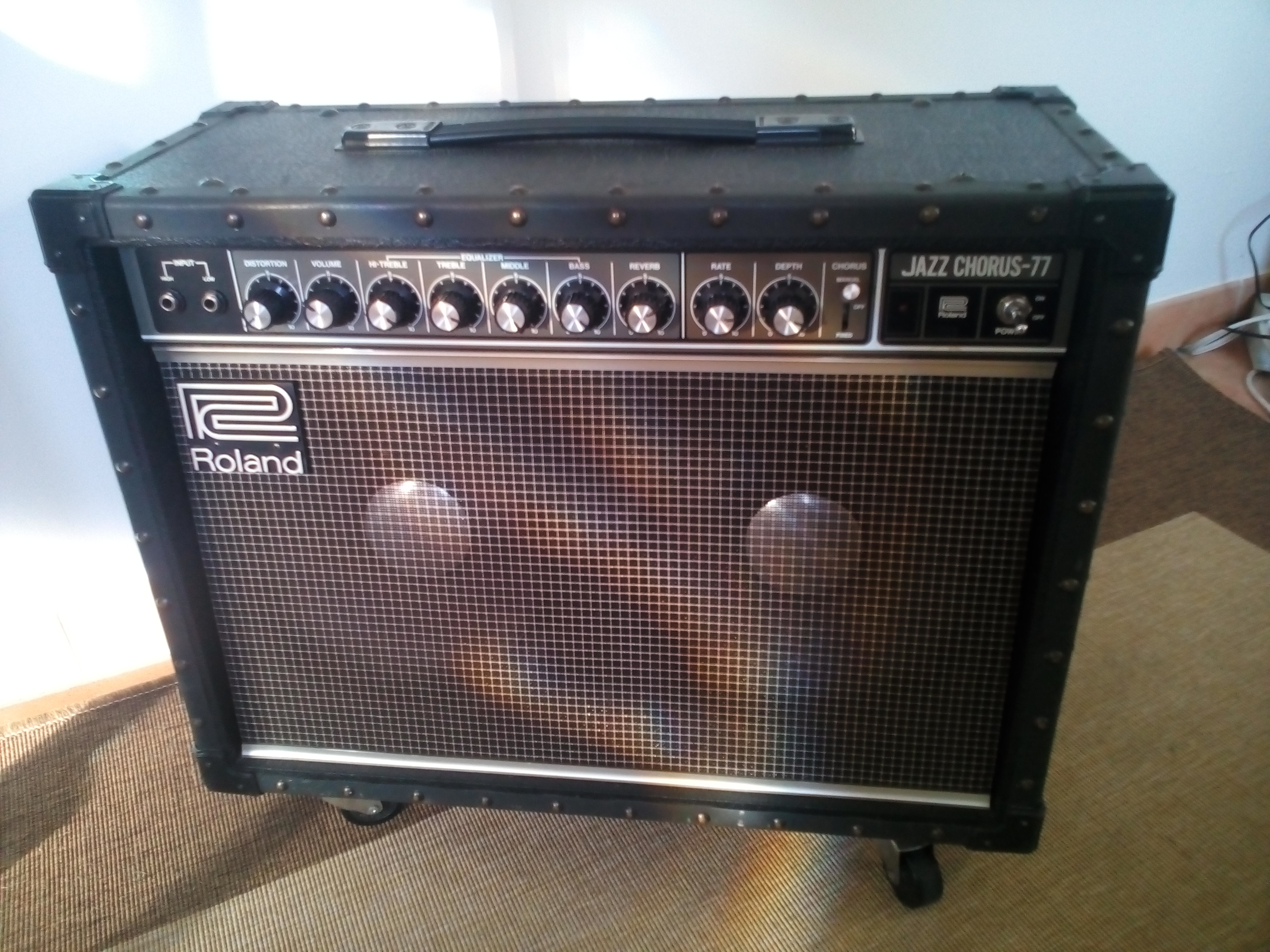 Roland Jazz Chorus JC77 image (1650483) Audiofanzine