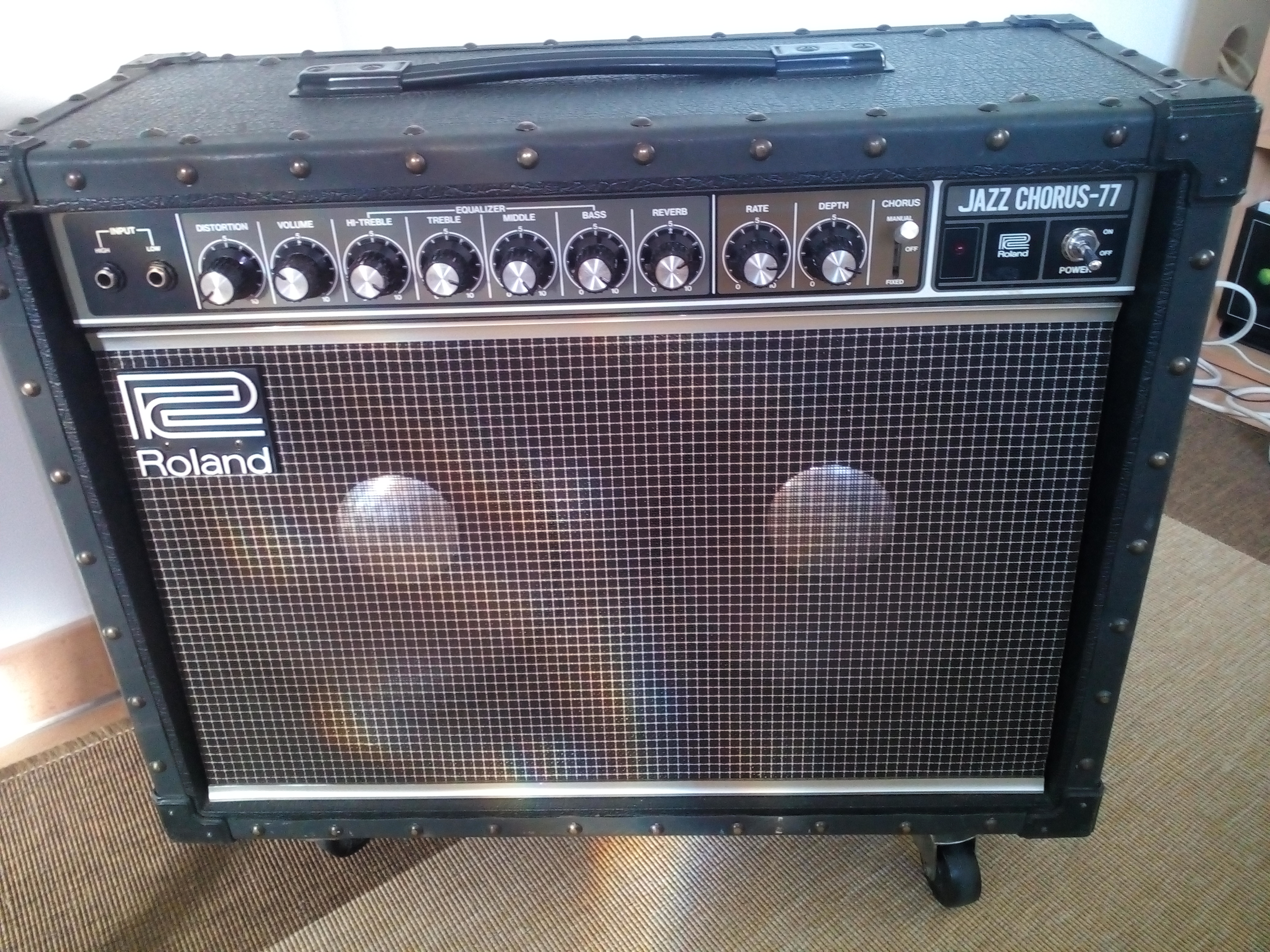 Photo Roland Jazz Chorus JC77 Roland Jazz Chorus JC77 (3612