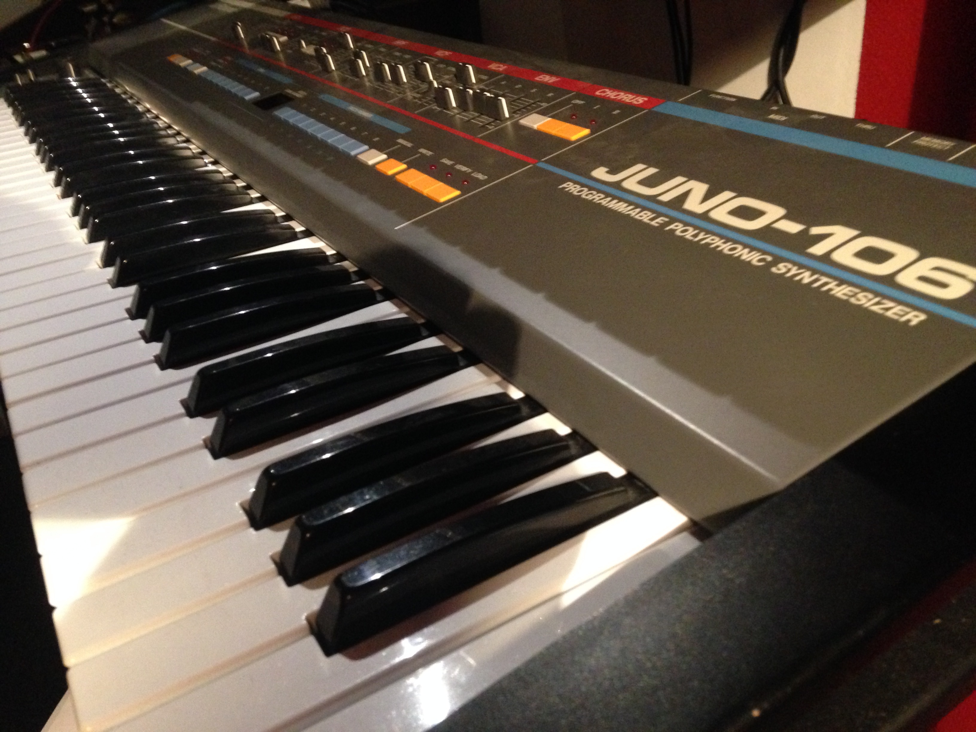 Photo Roland JUNO106 Roland JUNO106 (53004) (1646807) Audiofanzine