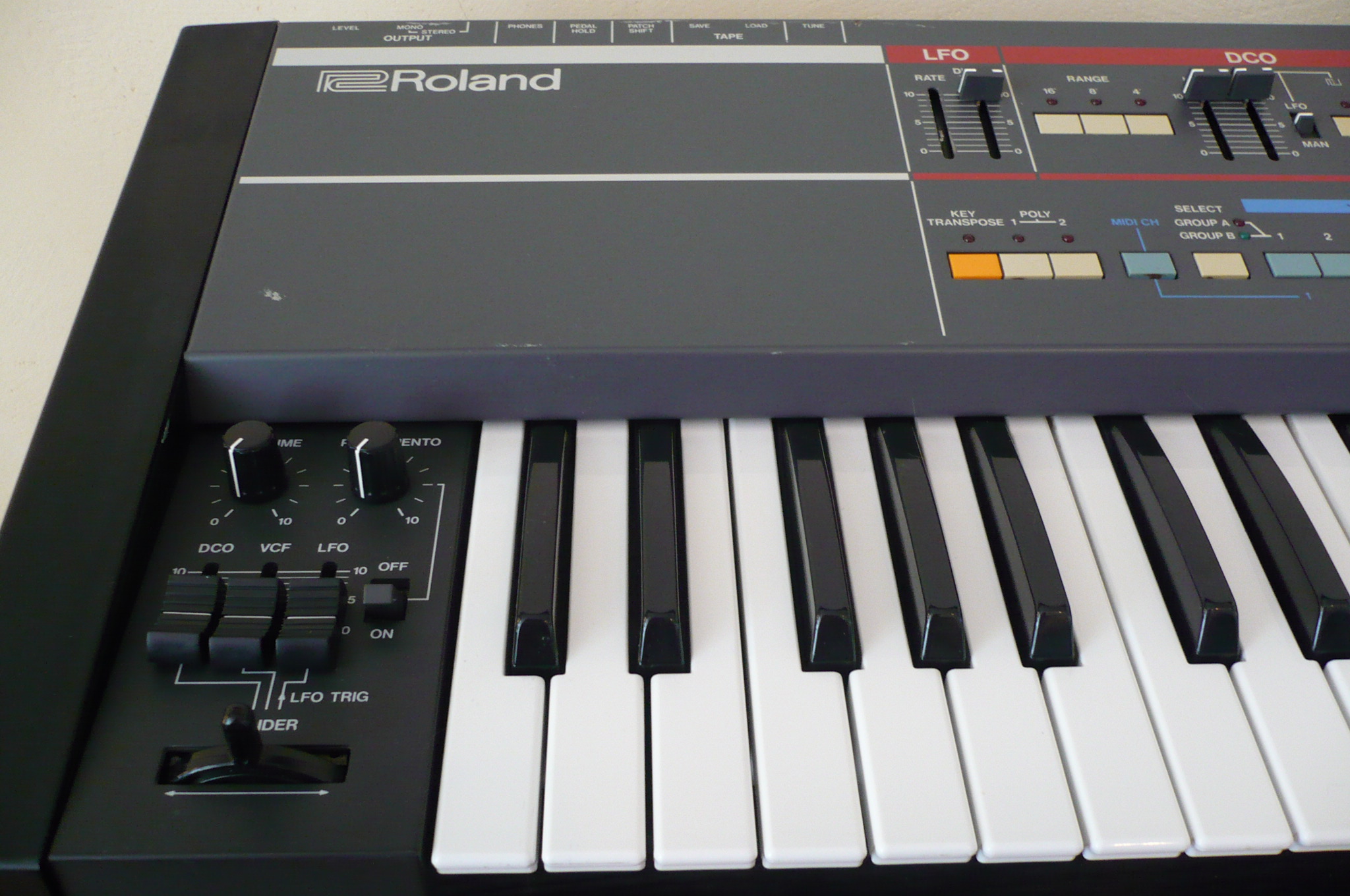 Roland JUNO106 image (233049) Audiofanzine