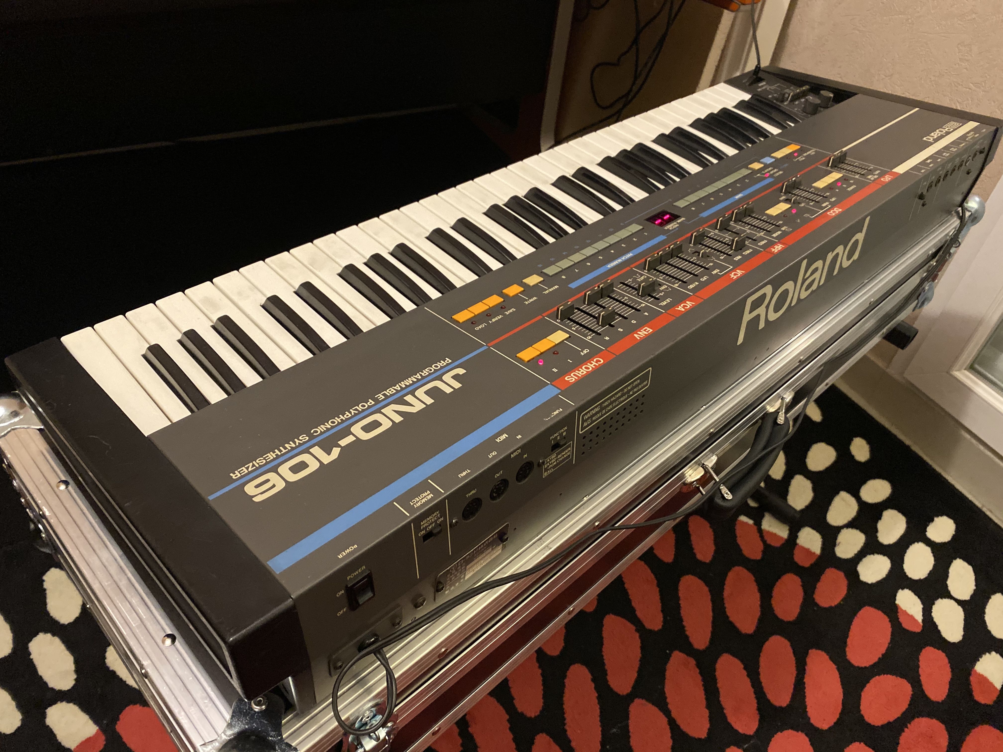 JUNO106 Roland JUNO106 Audiofanzine