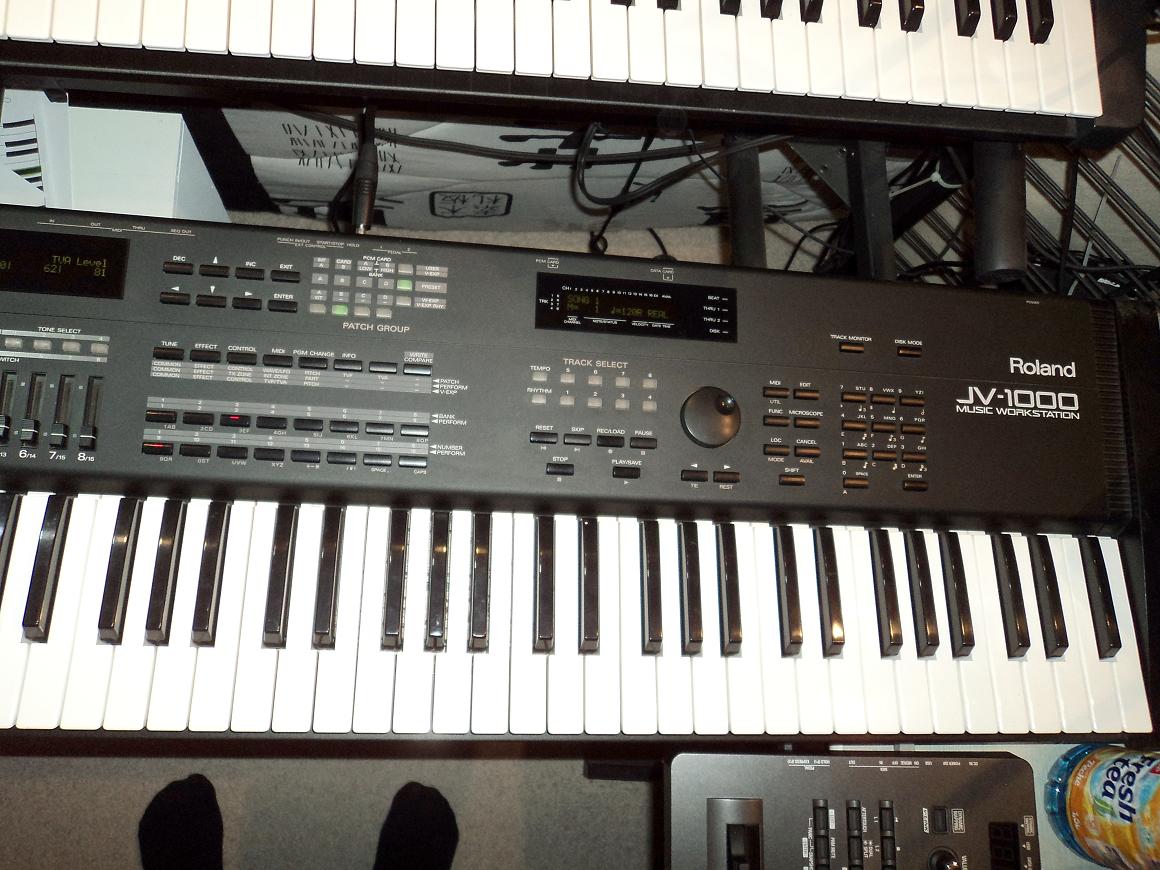 Roland JV1000 image (481845) Audiofanzine
