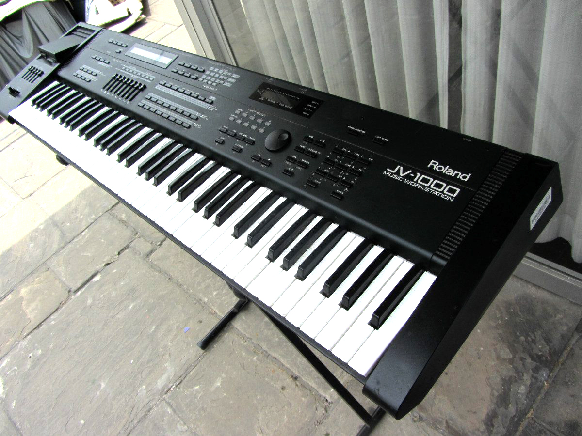 Roland JV1000 image (555092) Audiofanzine