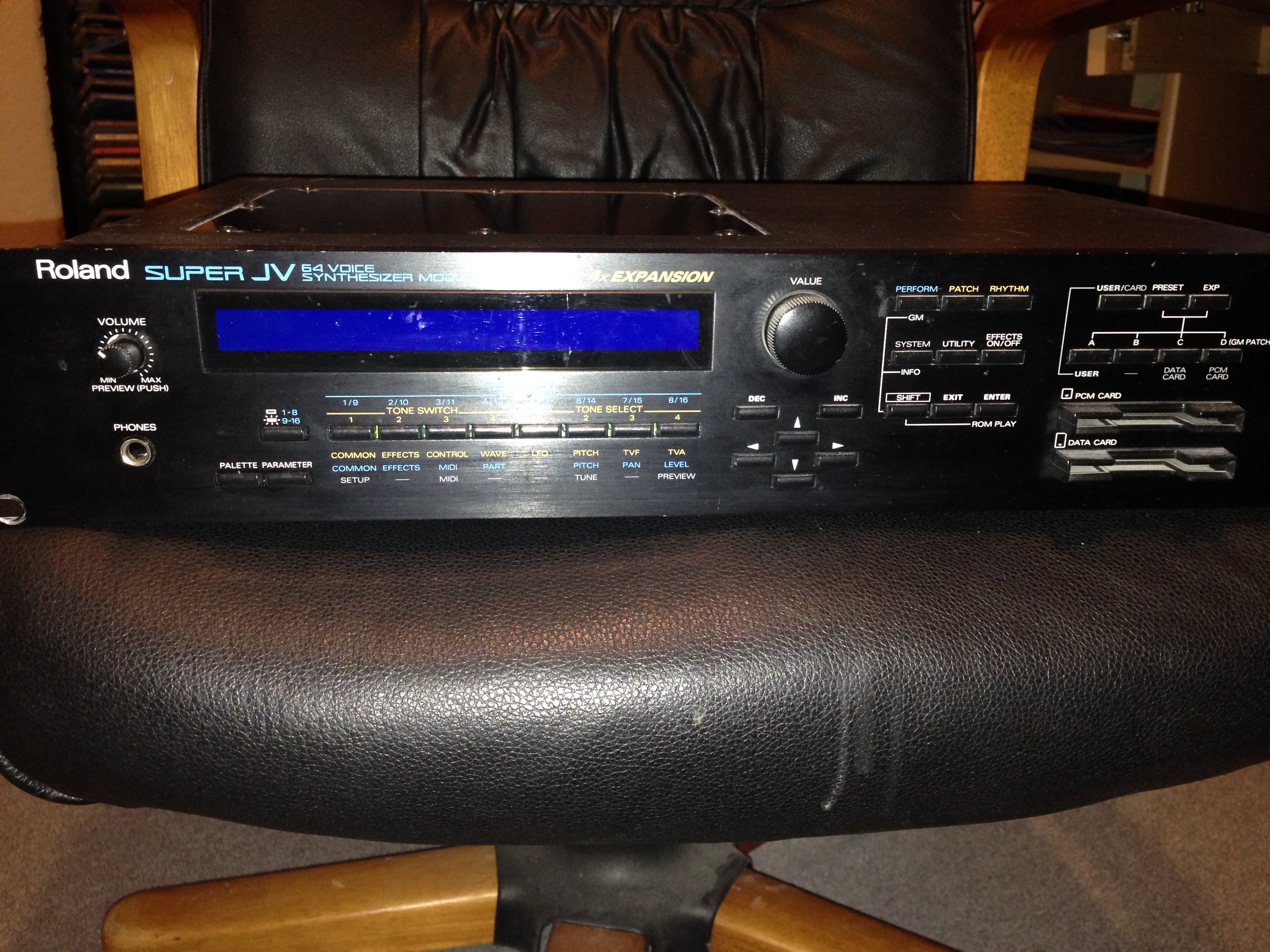 Photo Roland JV1080 Roland JV1080 (5158) (1676136) Audiofanzine