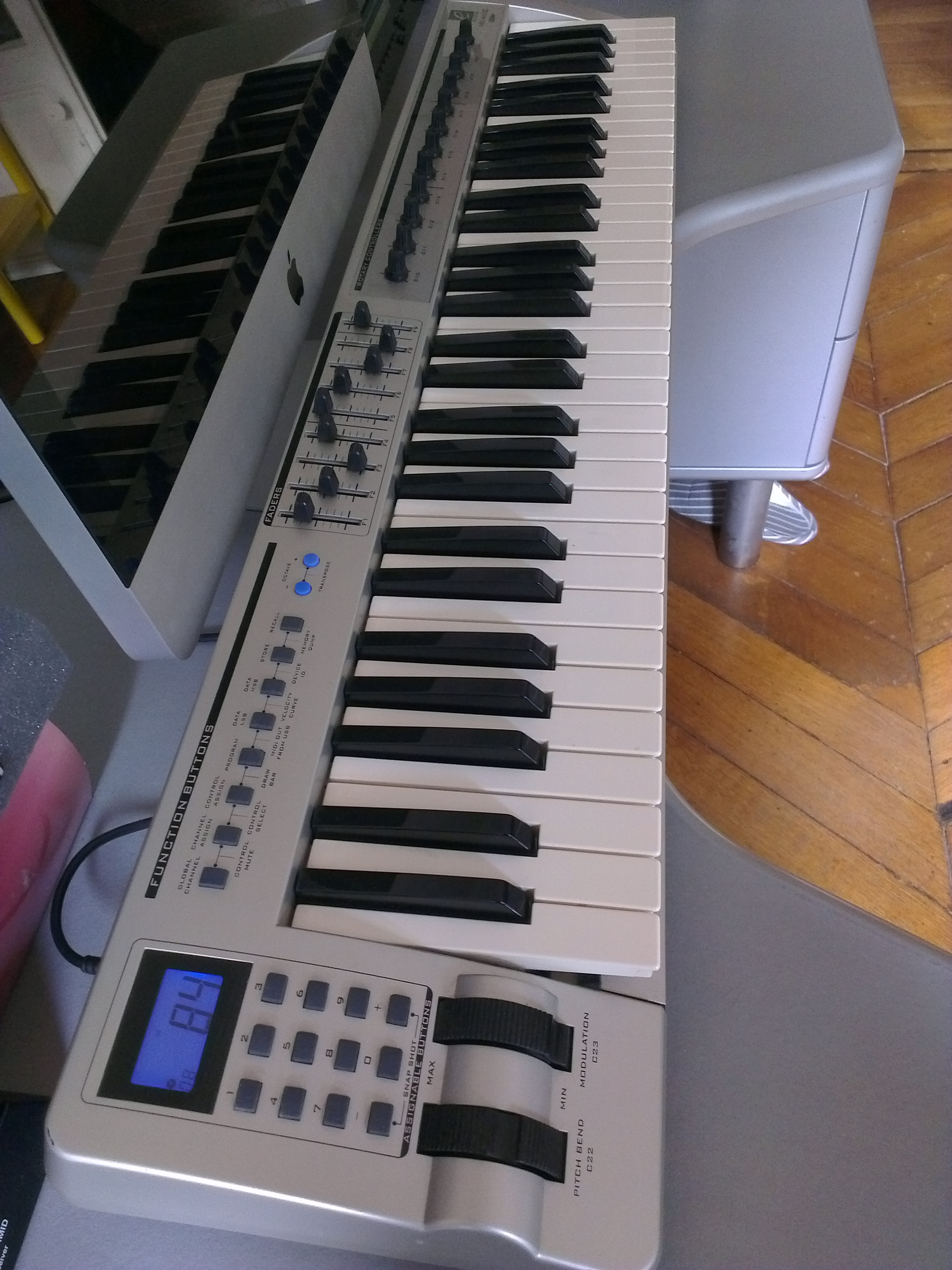 Photo Roland JV1080 Roland JV1080 (18935) (476745) Audiofanzine