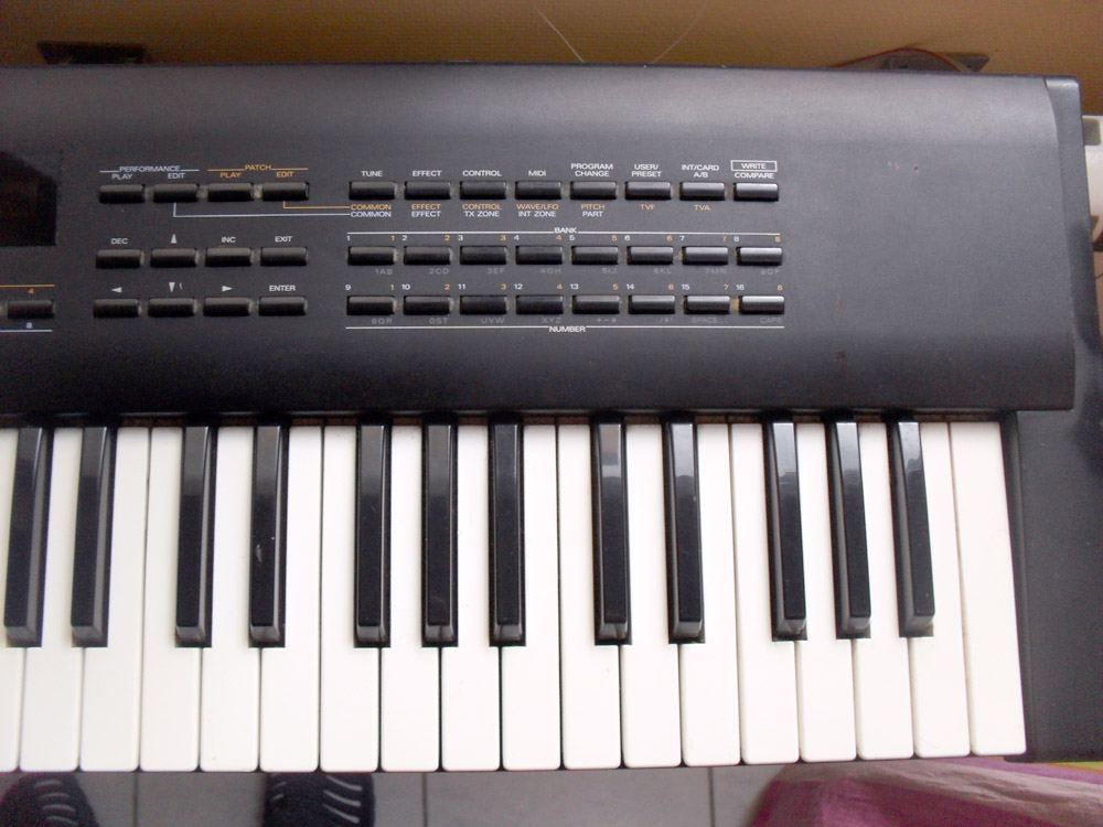 JV80 Roland JV80 Audiofanzine