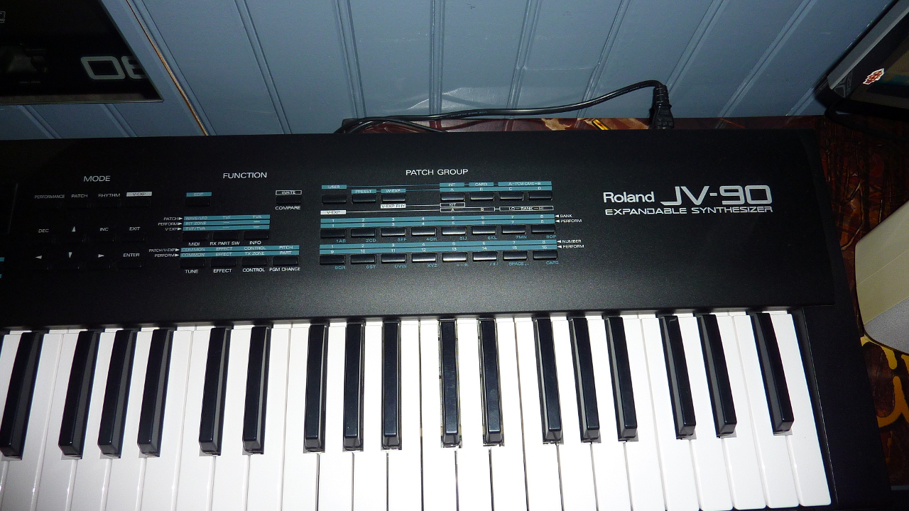 Roland jv90
