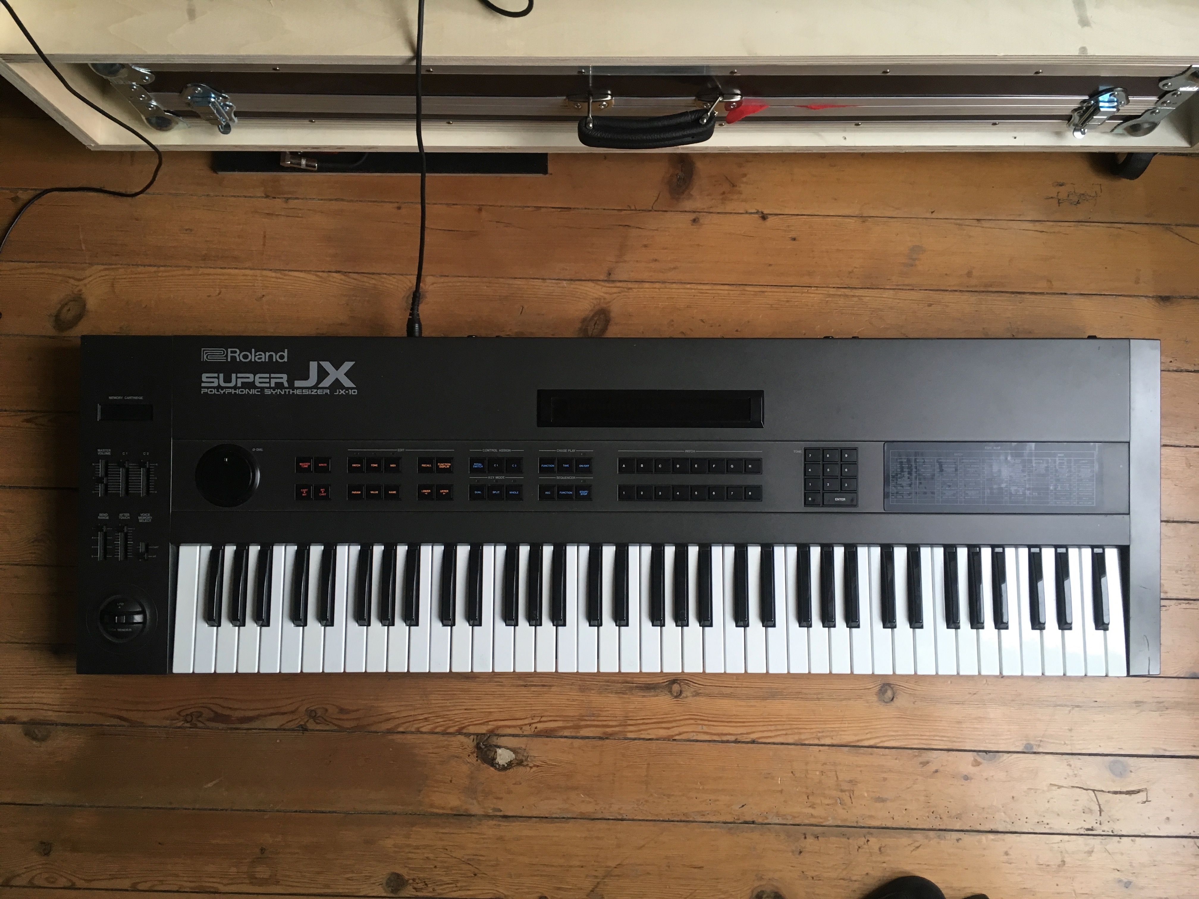 Roland Super JX10 (Pays de la Loire) Audiofanzine