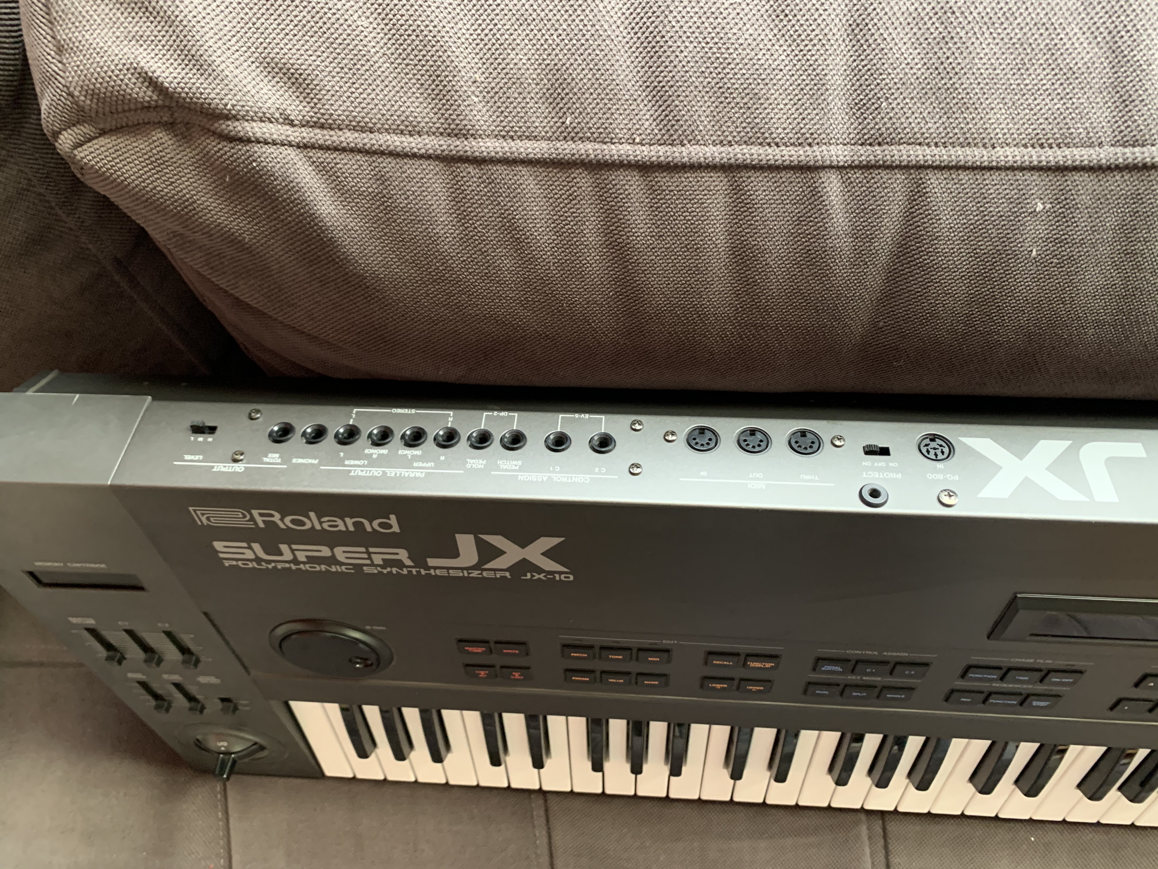 JX10 SuperJX Roland JX10 SuperJX Audiofanzine