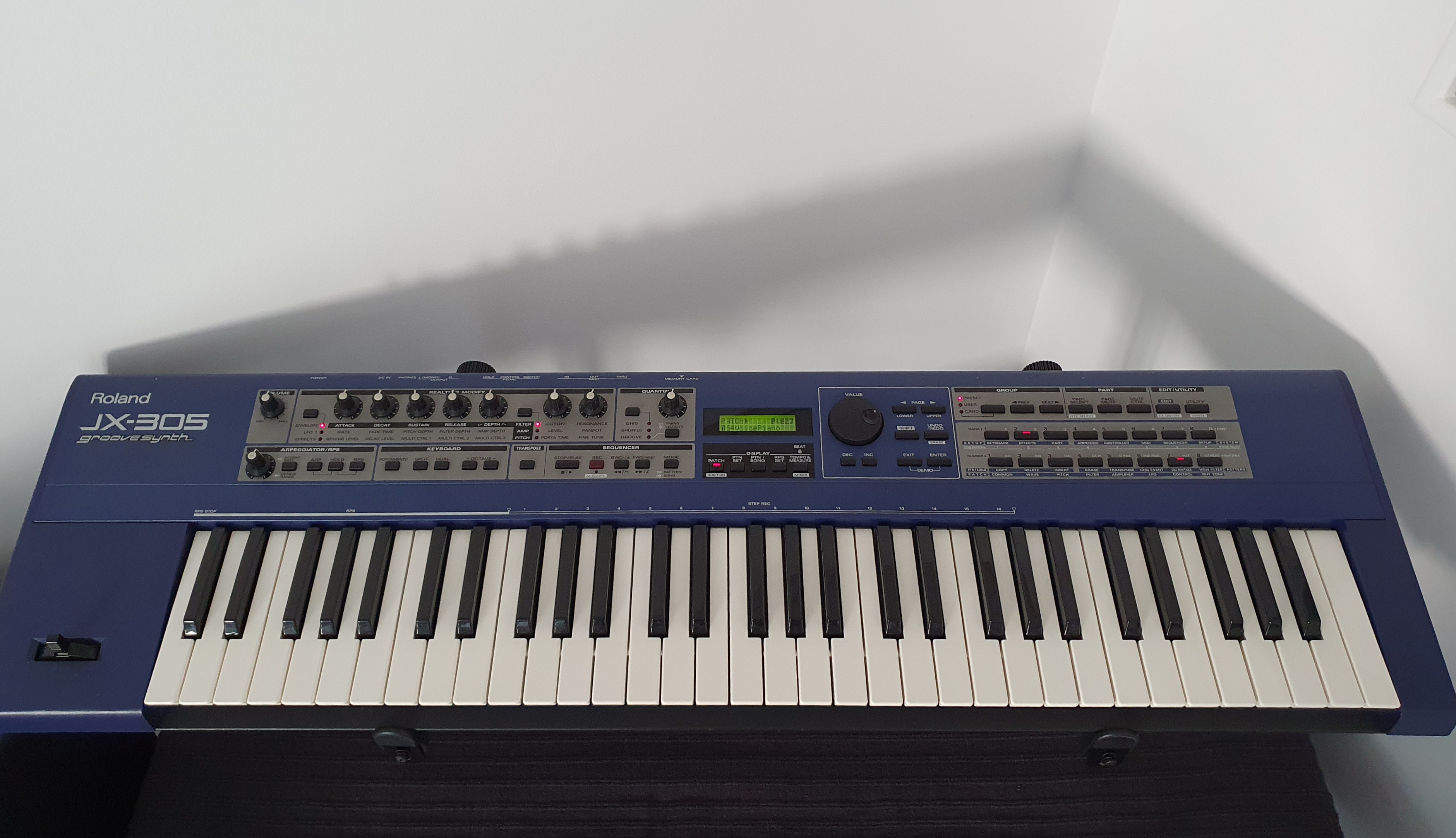 Roland JX-305 シンセサイザー groove synth 現状品ホビー・楽器 