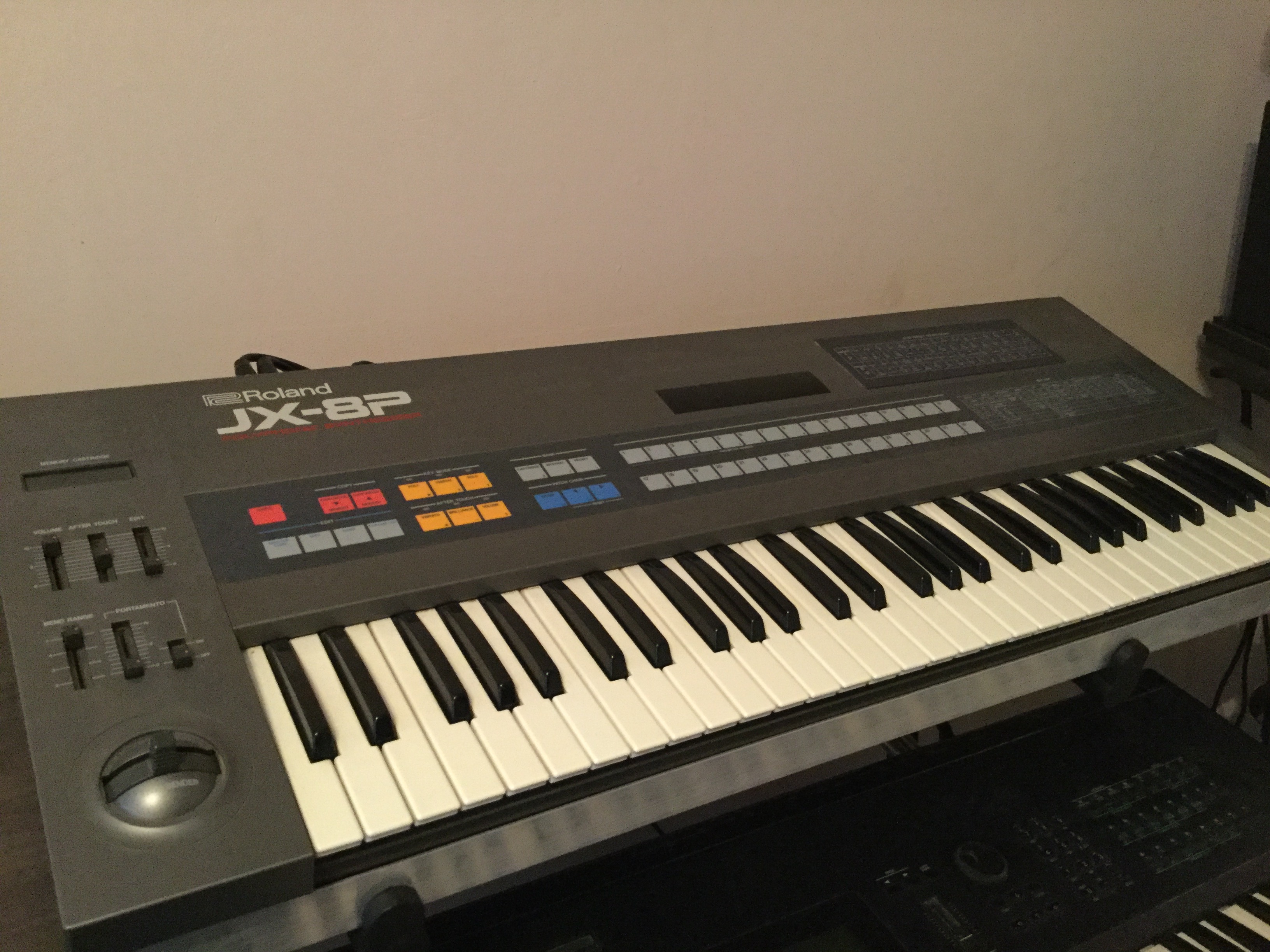 Photo Roland JX-8P : Roland JX-8P (20556) (#1846317) - Audiofanzine