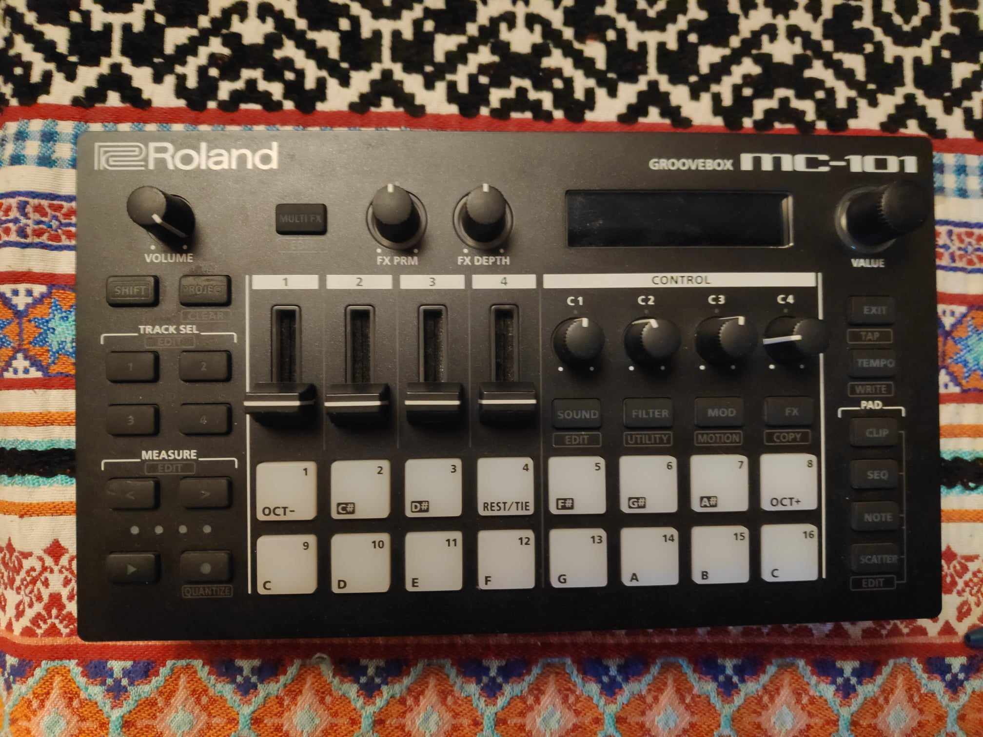 MC-101 - Roland MC-101 - Audiofanzine