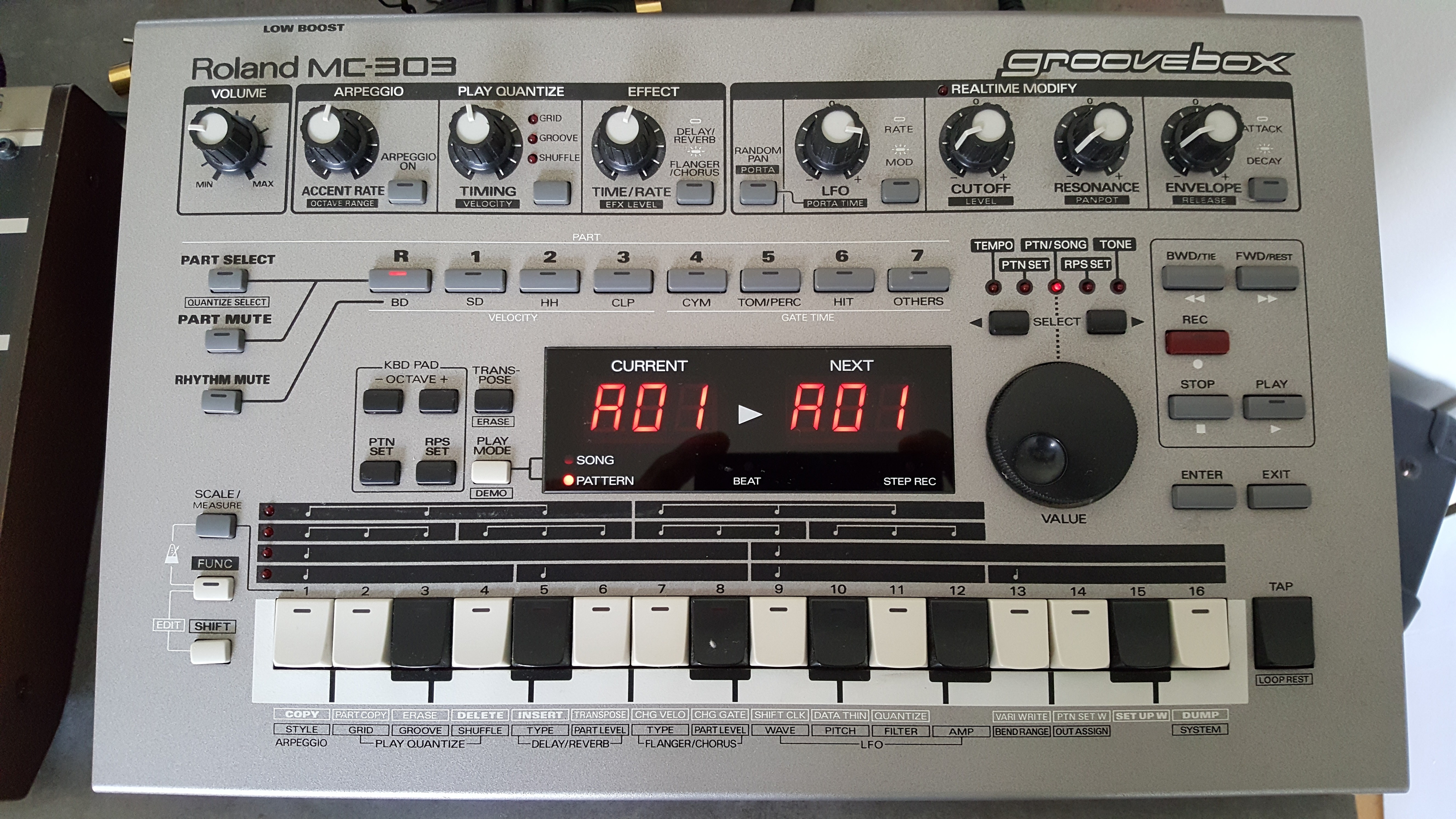 ローランド / Roland MC-303 - 楽器/器材