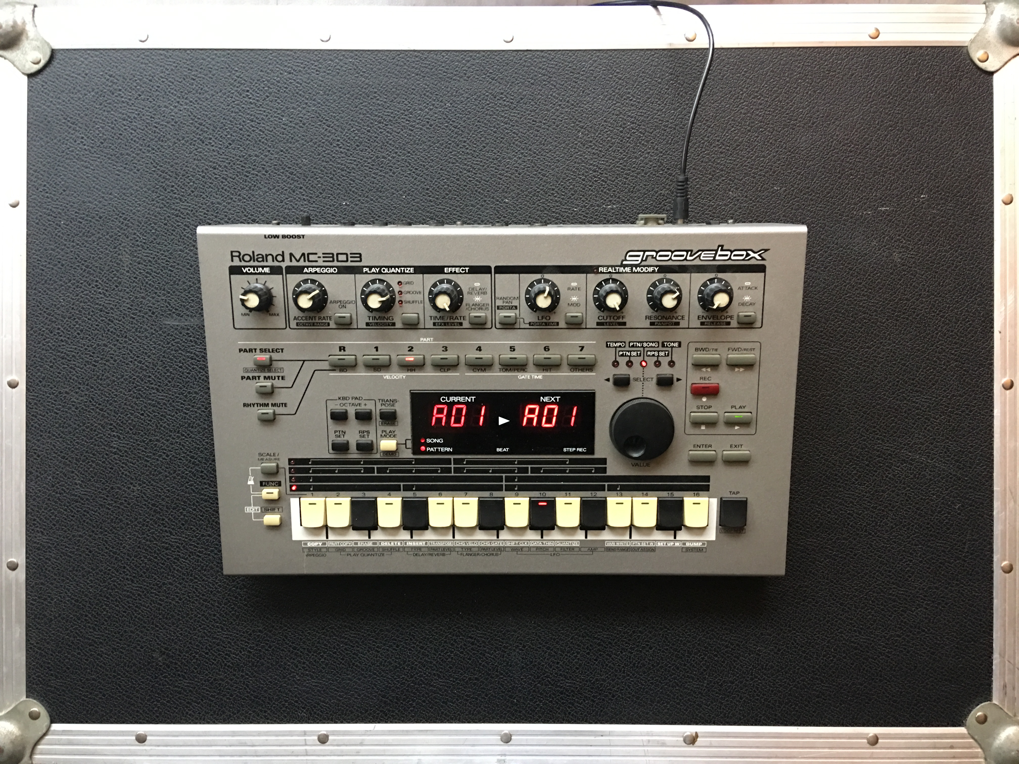 Vend Roland MC-303 (Ile-de-France) - Audiofanzine