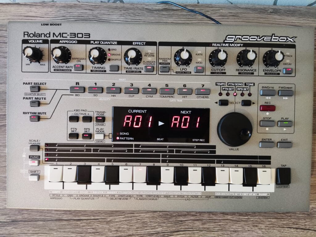 MC-303 - Roland MC-303 - Audiofanzine