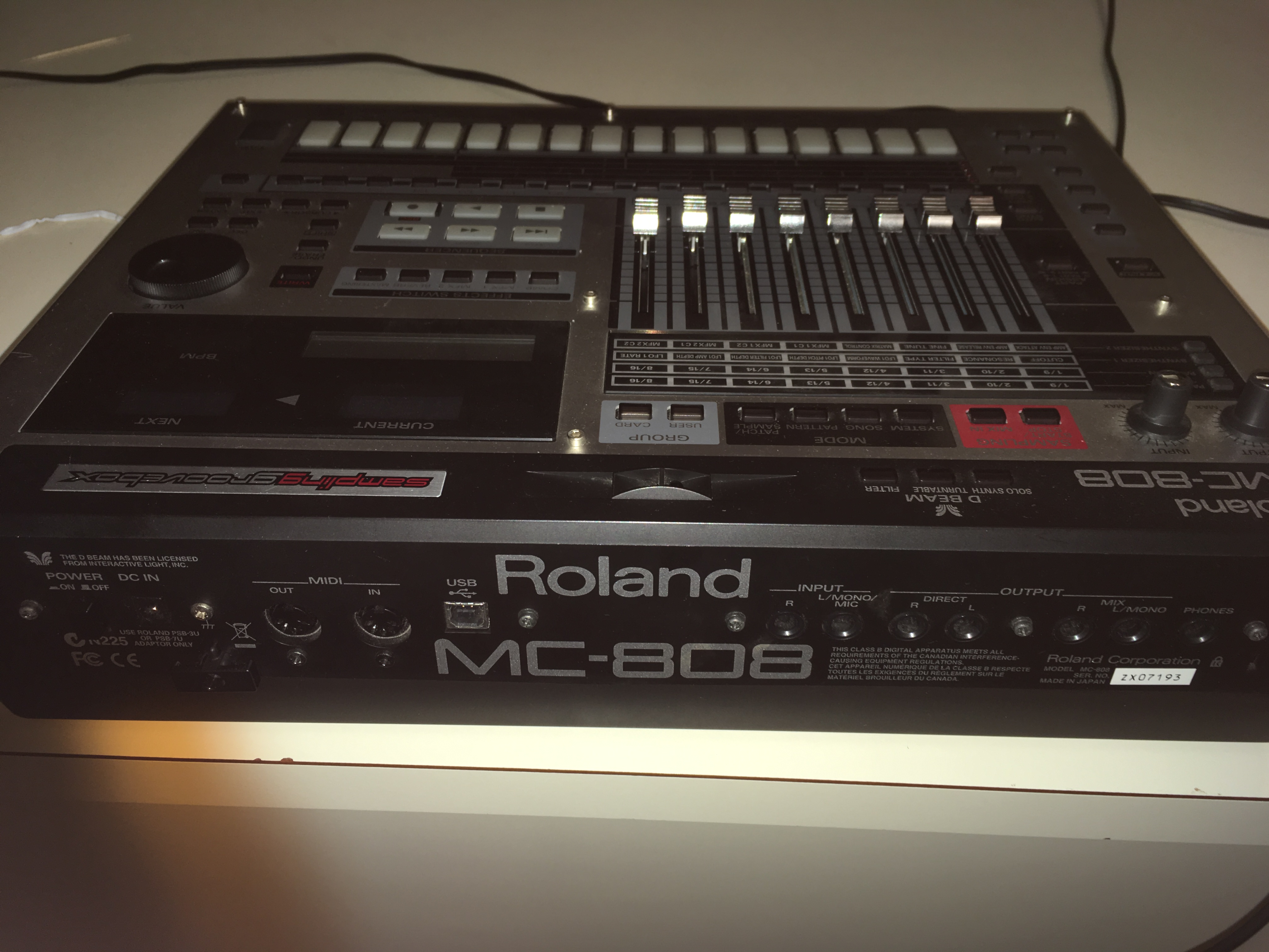 Roland MC808 Audiofanzine