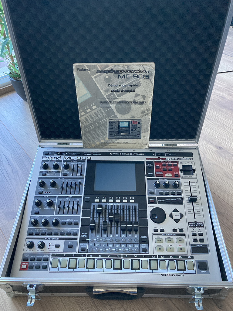 名器☆レア Roland mc-909 groovebox DTM Mpc - 楽器/器材