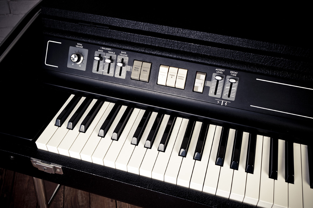 ROLAND electric piano MP700 ビンテージ odmalihnogu.org