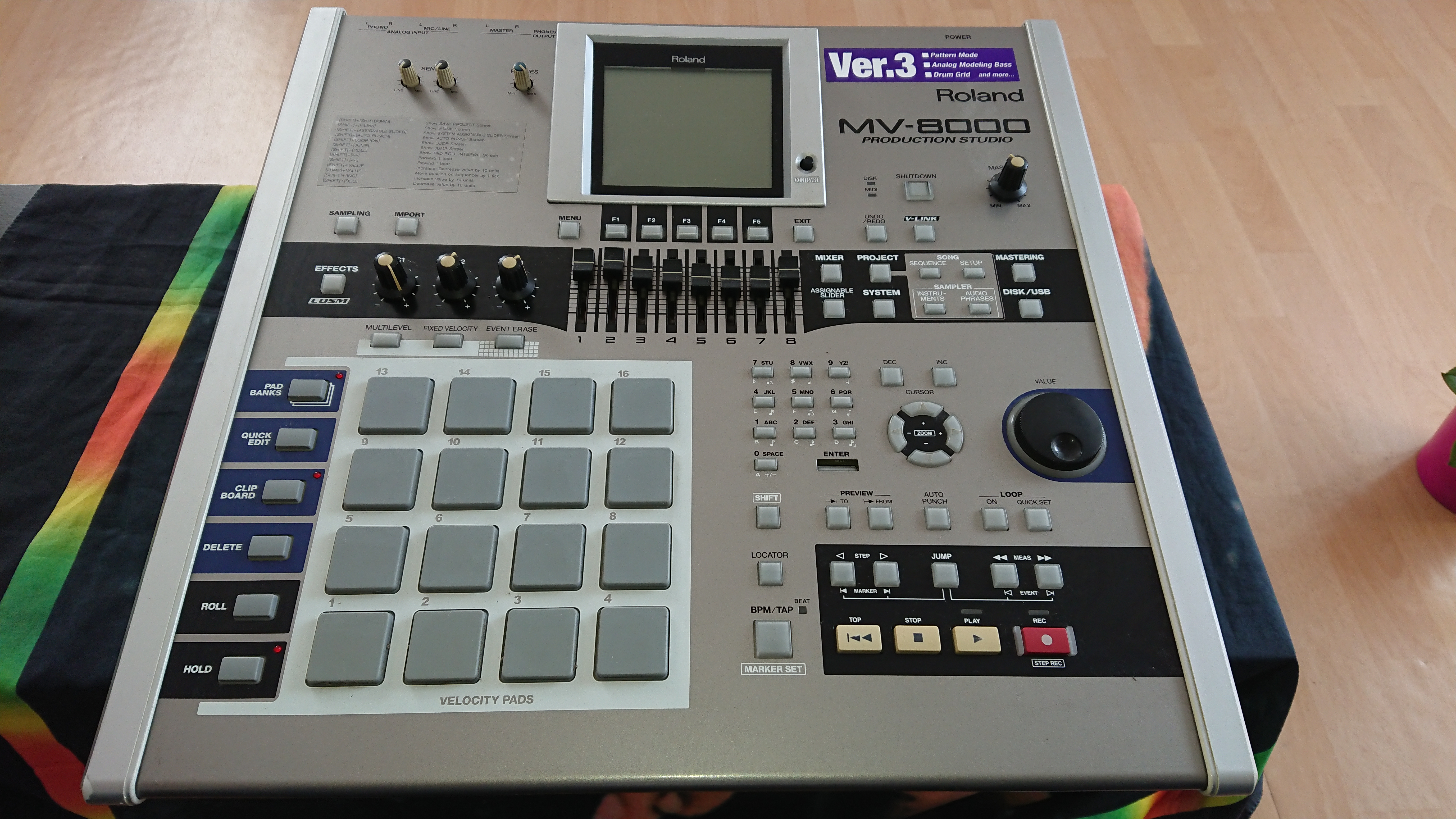 MV-8000 - Roland MV-8000 - Audiofanzine