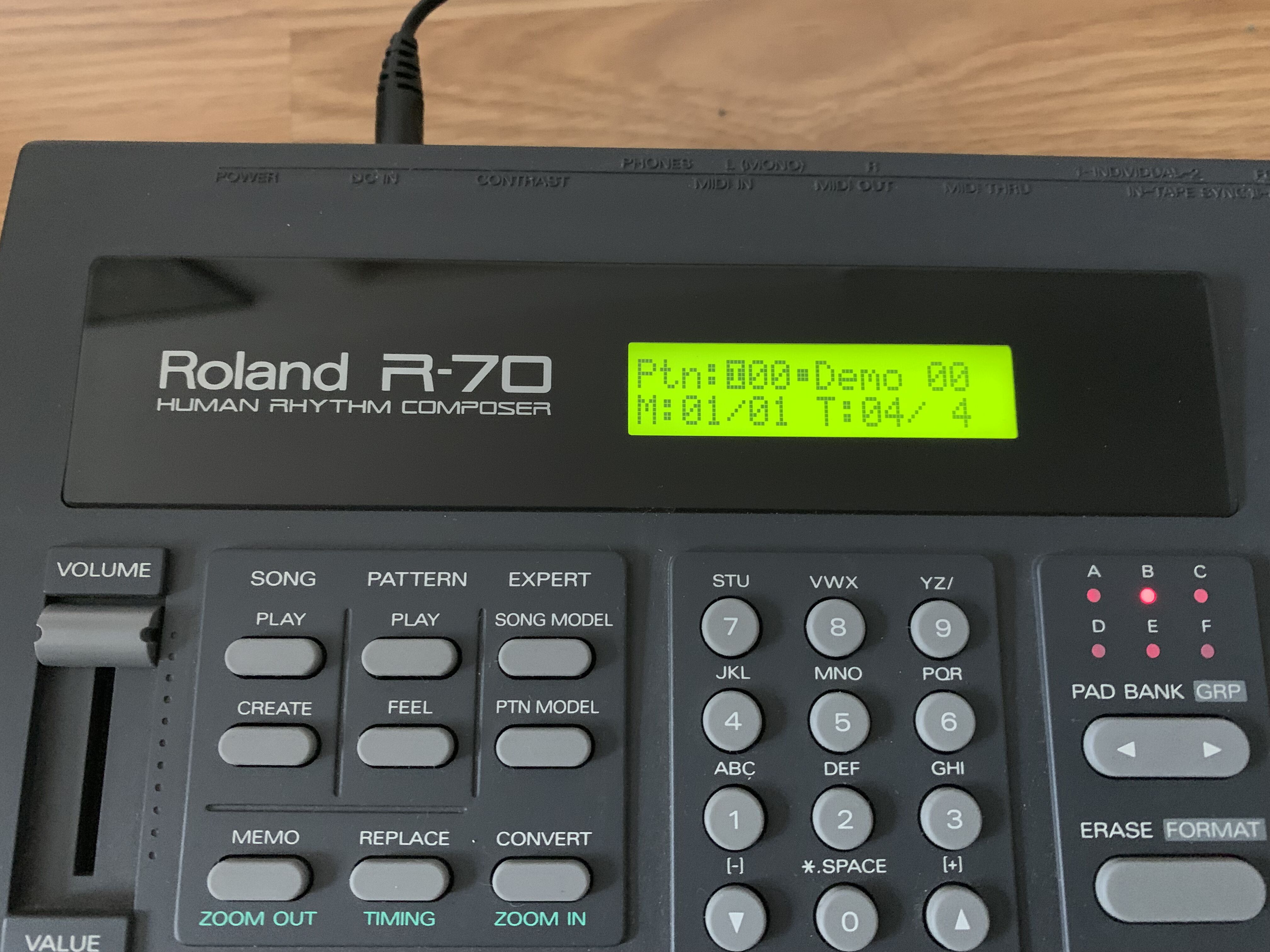 R-70 - Roland R-70 - Audiofanzine