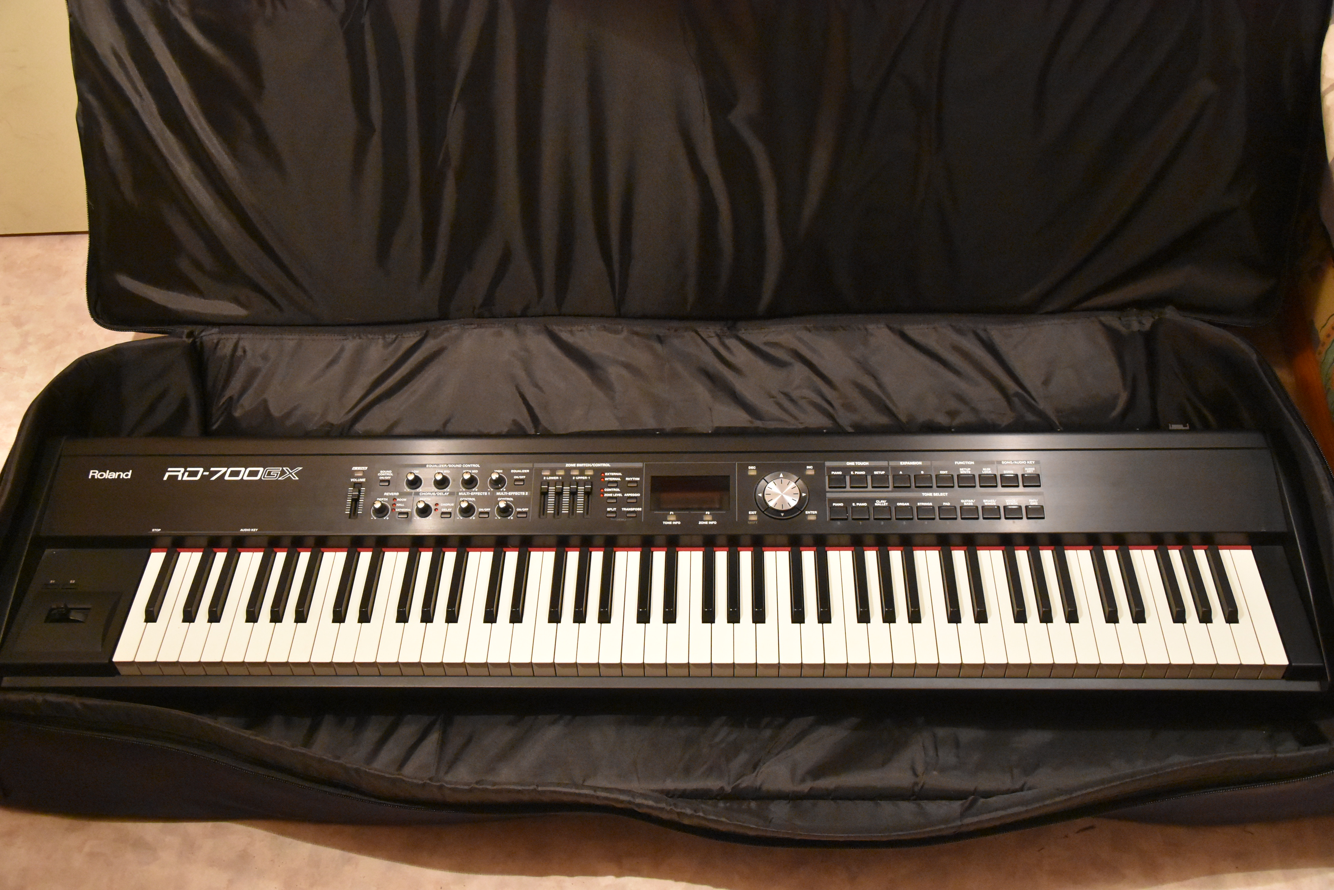 RD700GX Roland RD700GX Audiofanzine