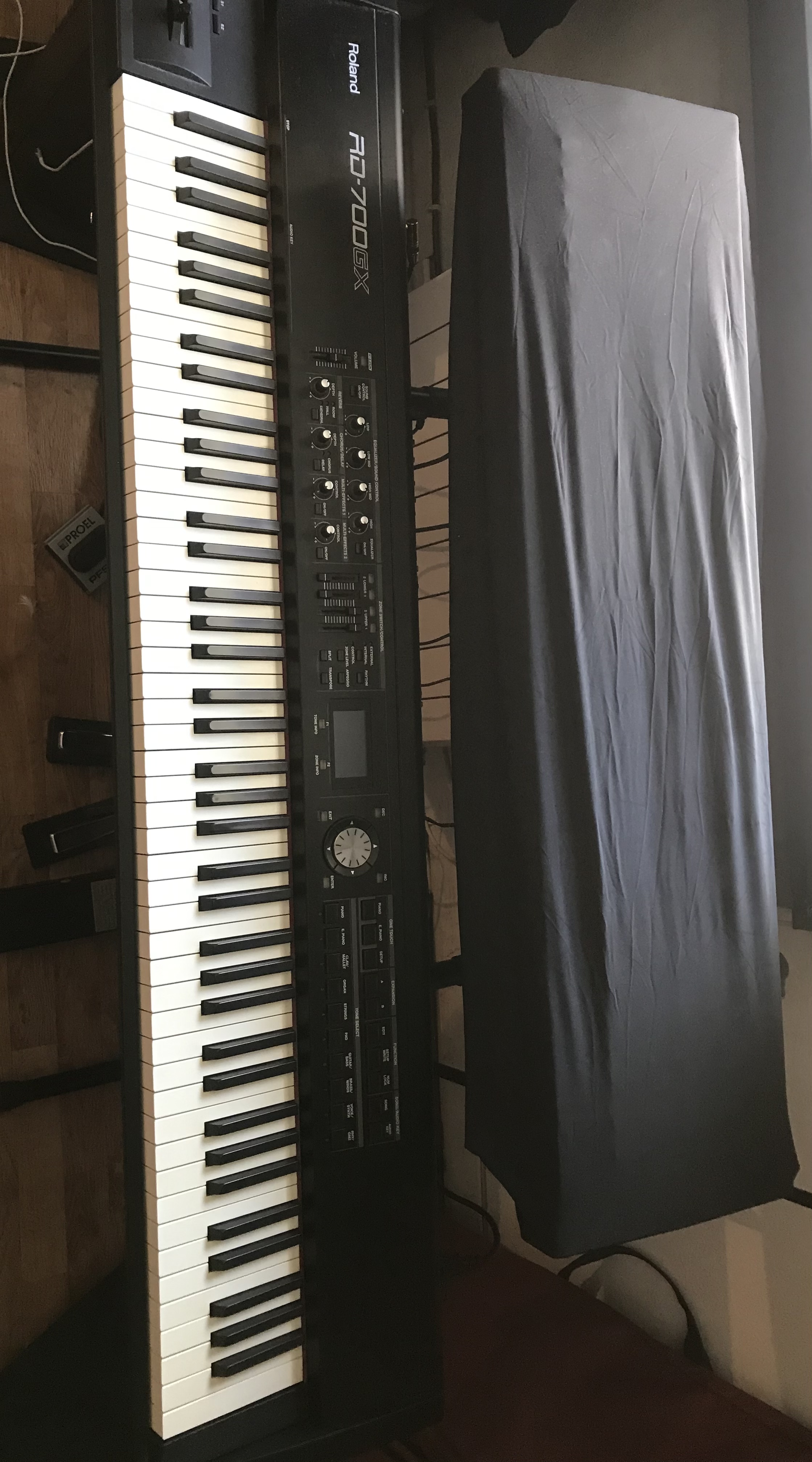 Rd 700gx Roland Rd 700gx Audiofanzine