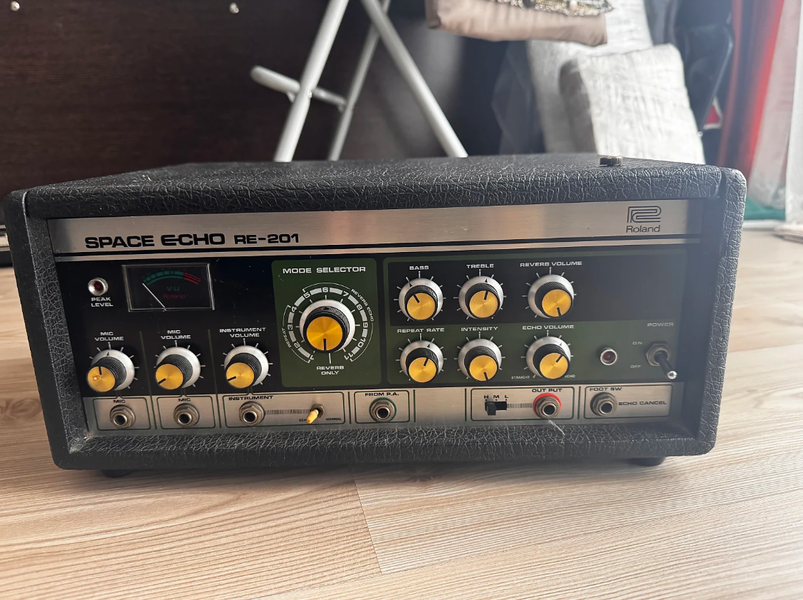RE-201 Space Echo - Roland RE-201 Space Echo - Audiofanzine