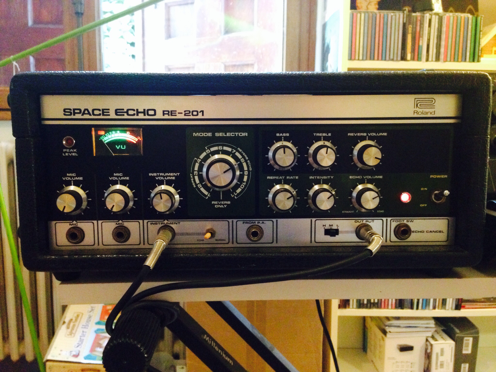 Photo Roland RE201 Space Echo Roland RE201 Space Echo (40888