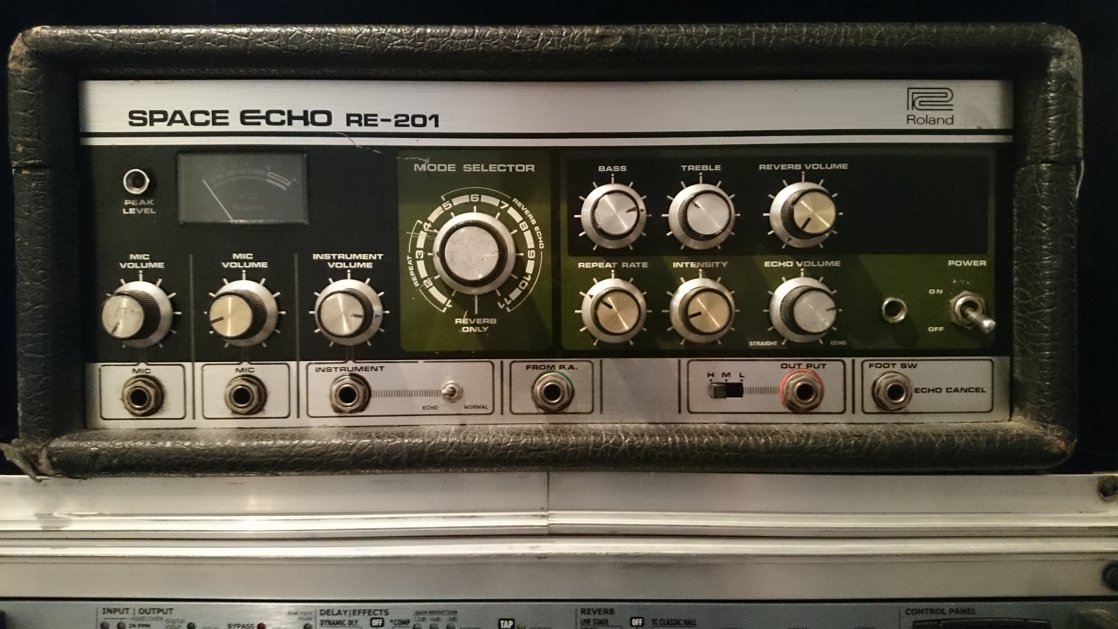 Photo Roland RE-201 Space Echo : Roland RE-201 Space Echo (59995