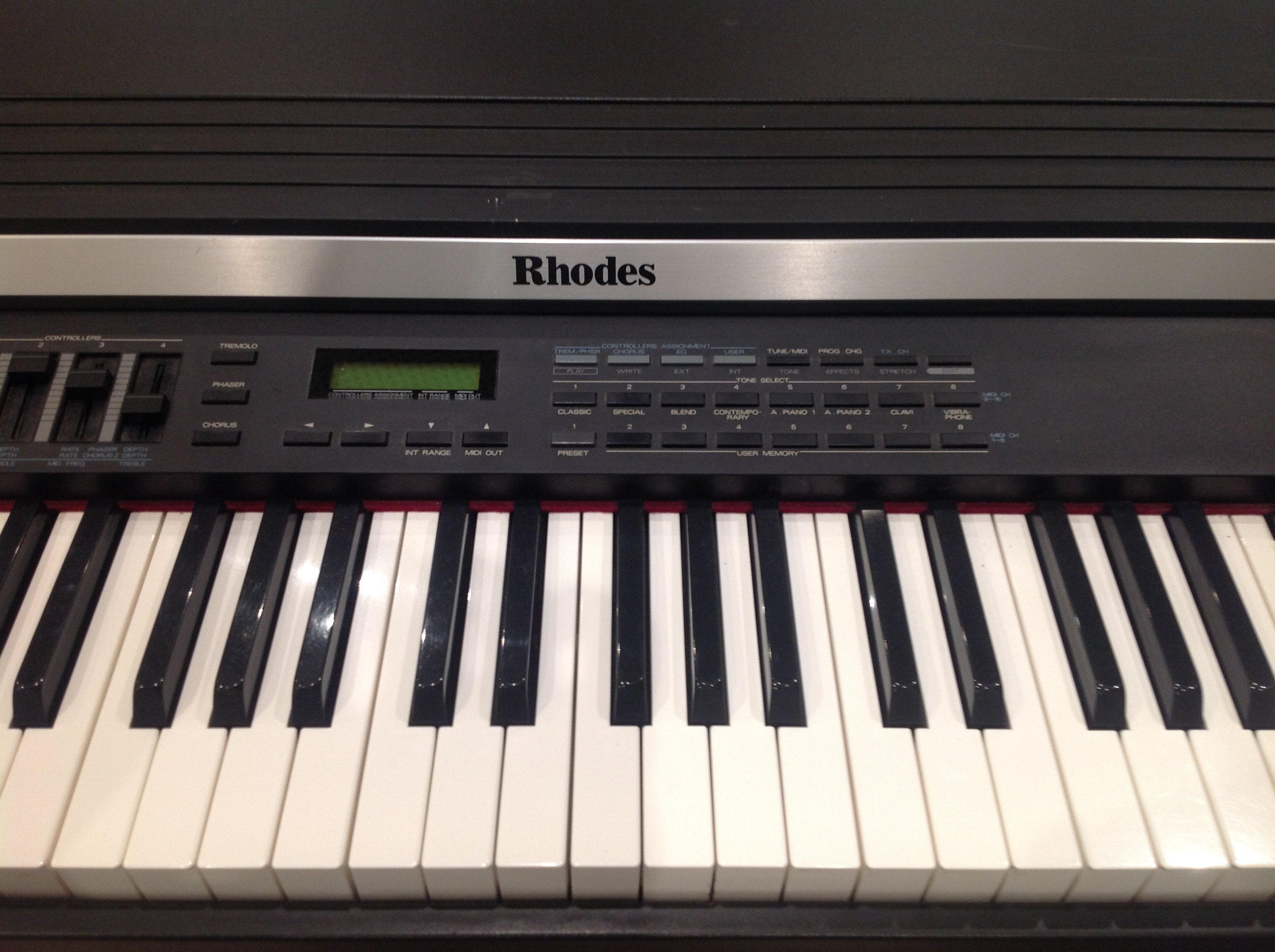 RHODES MK 80 Roland RHODES MK 80 Audiofanzine