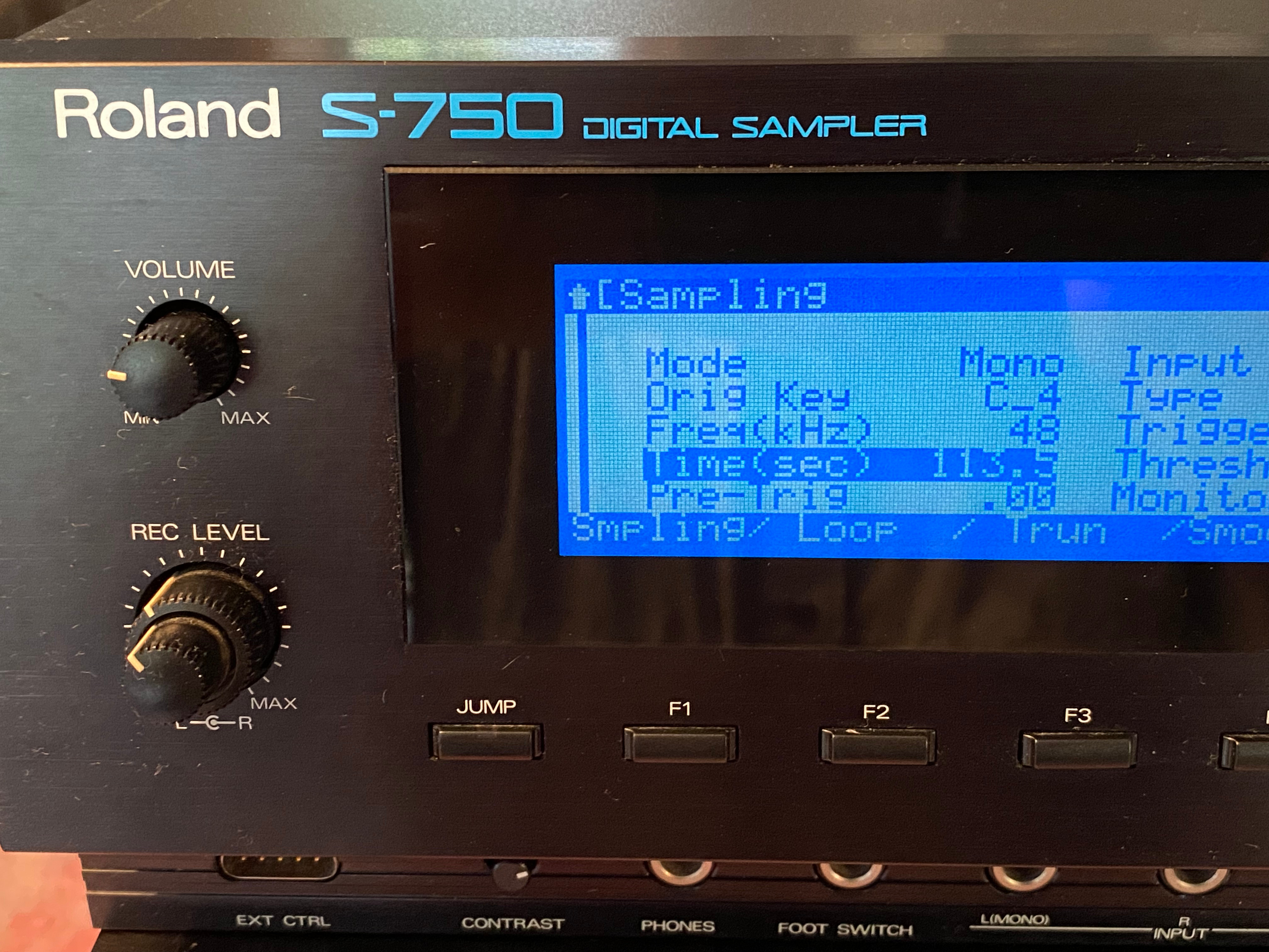 S-750 - Roland S-750 - Audiofanzine