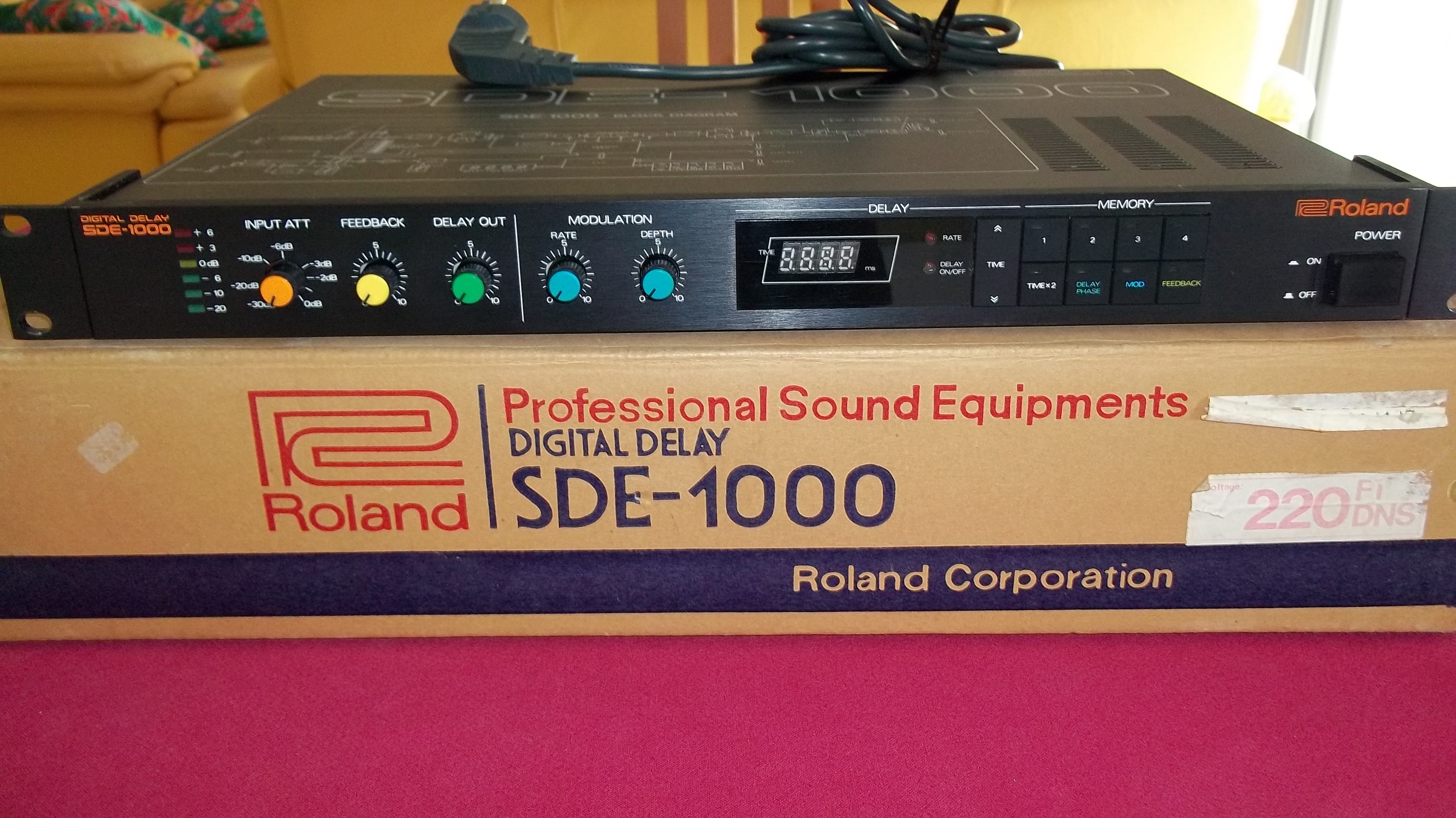 Roland SDE-1000 image (#468615) - Audiofanzine