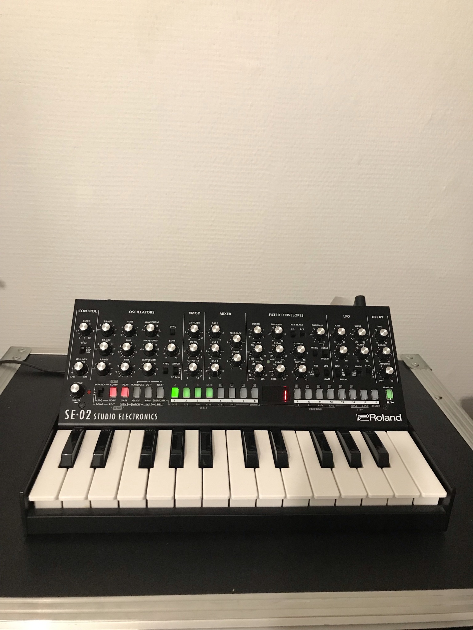 お得即納 Roland Roland SE-02 Analog Synthesizerの通販 by tool shop