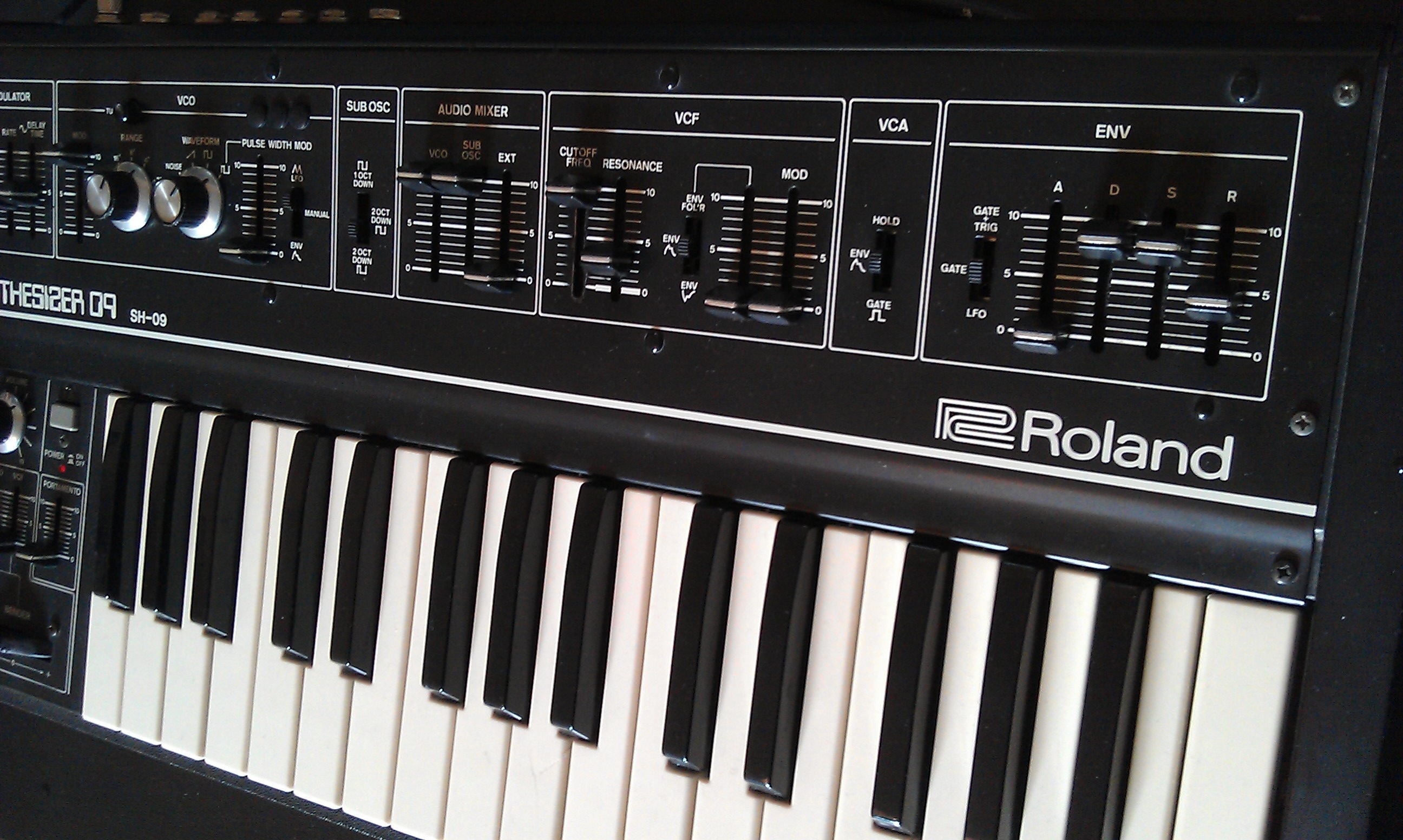 Photo Roland SH09 Roland SH09 (28280) (585887) Audiofanzine