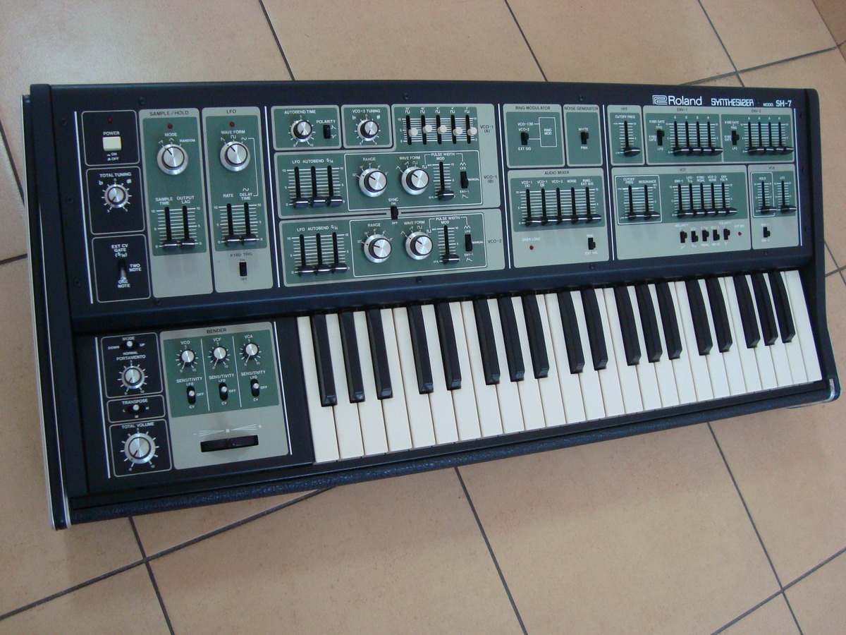 Roland SH7 image (1890224) Audiofanzine