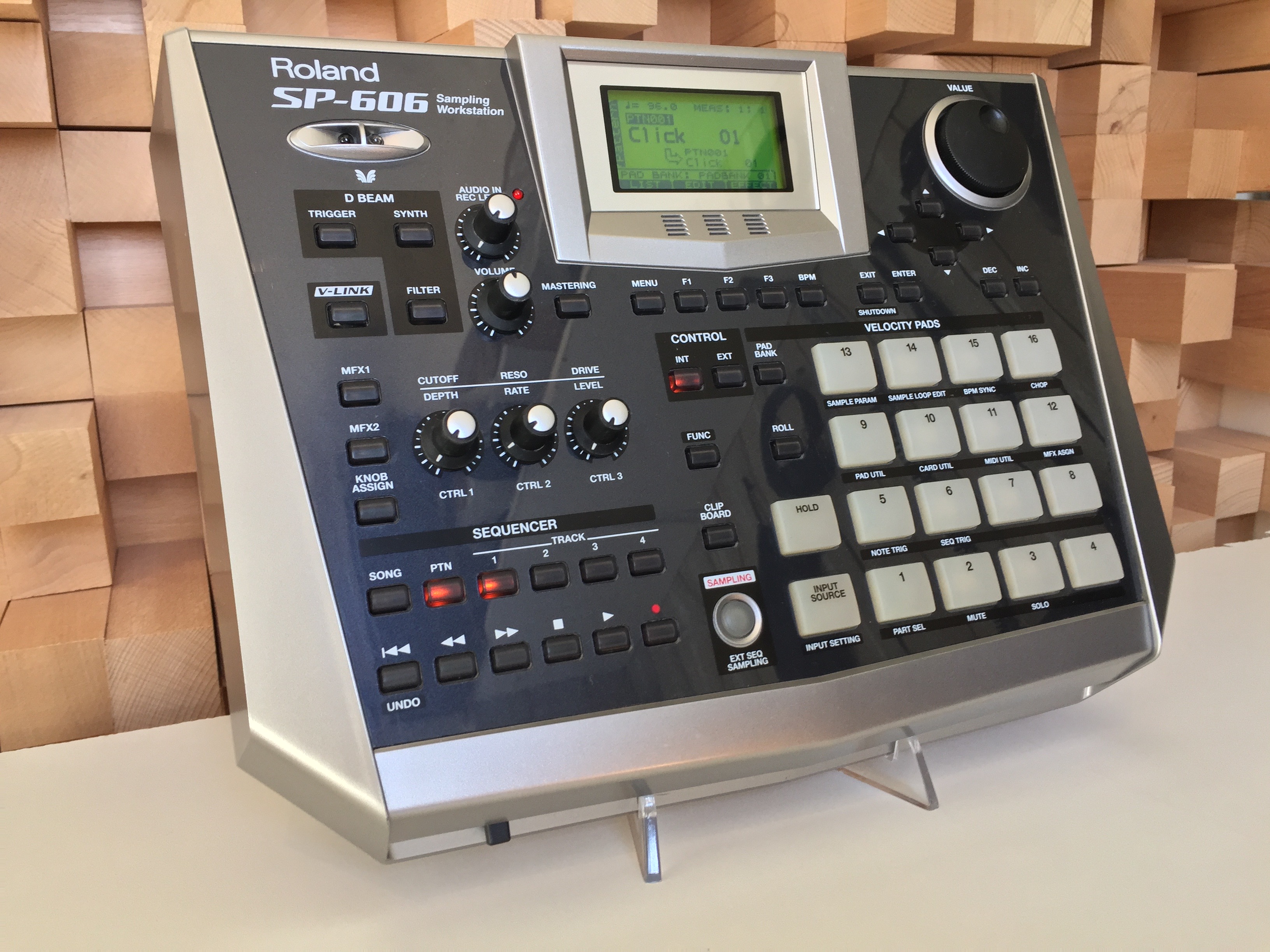 111* Roland SP-606 サンプラー ローランド（Roland のけぞっ SP 