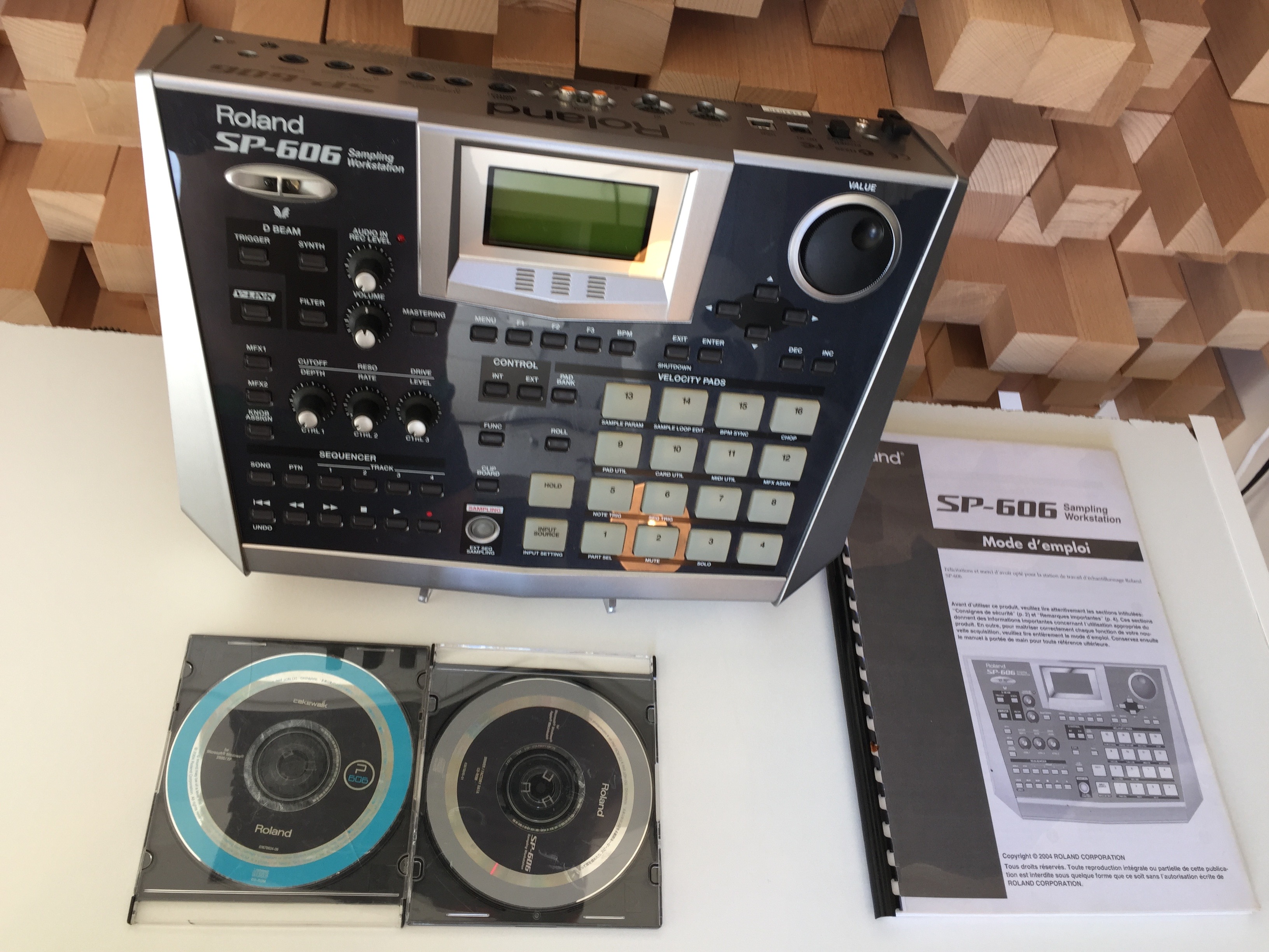 SP606 Roland SP606 Audiofanzine