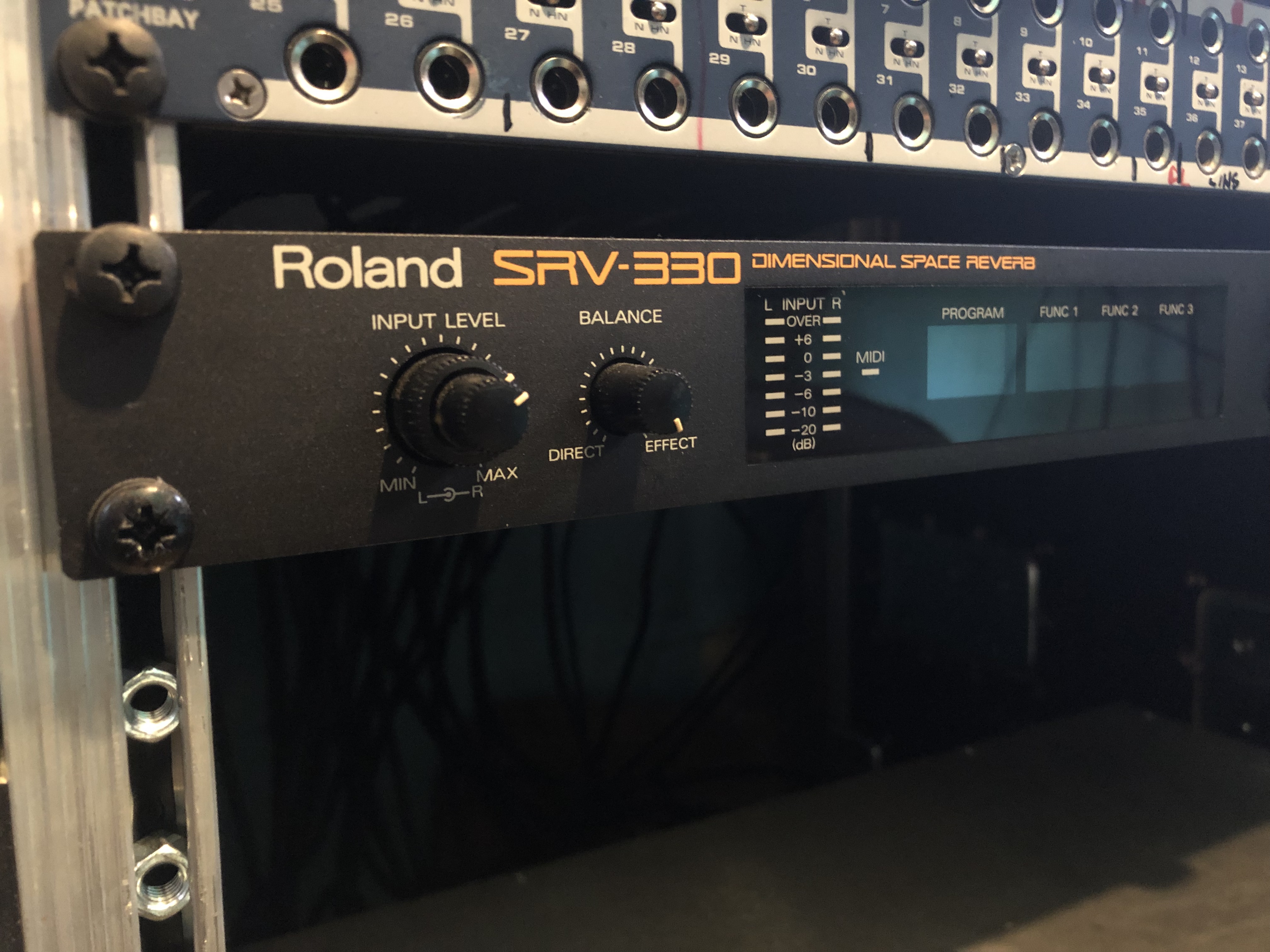 SRV-330 Dimensional Space Reverb Roland - Audiofanzine