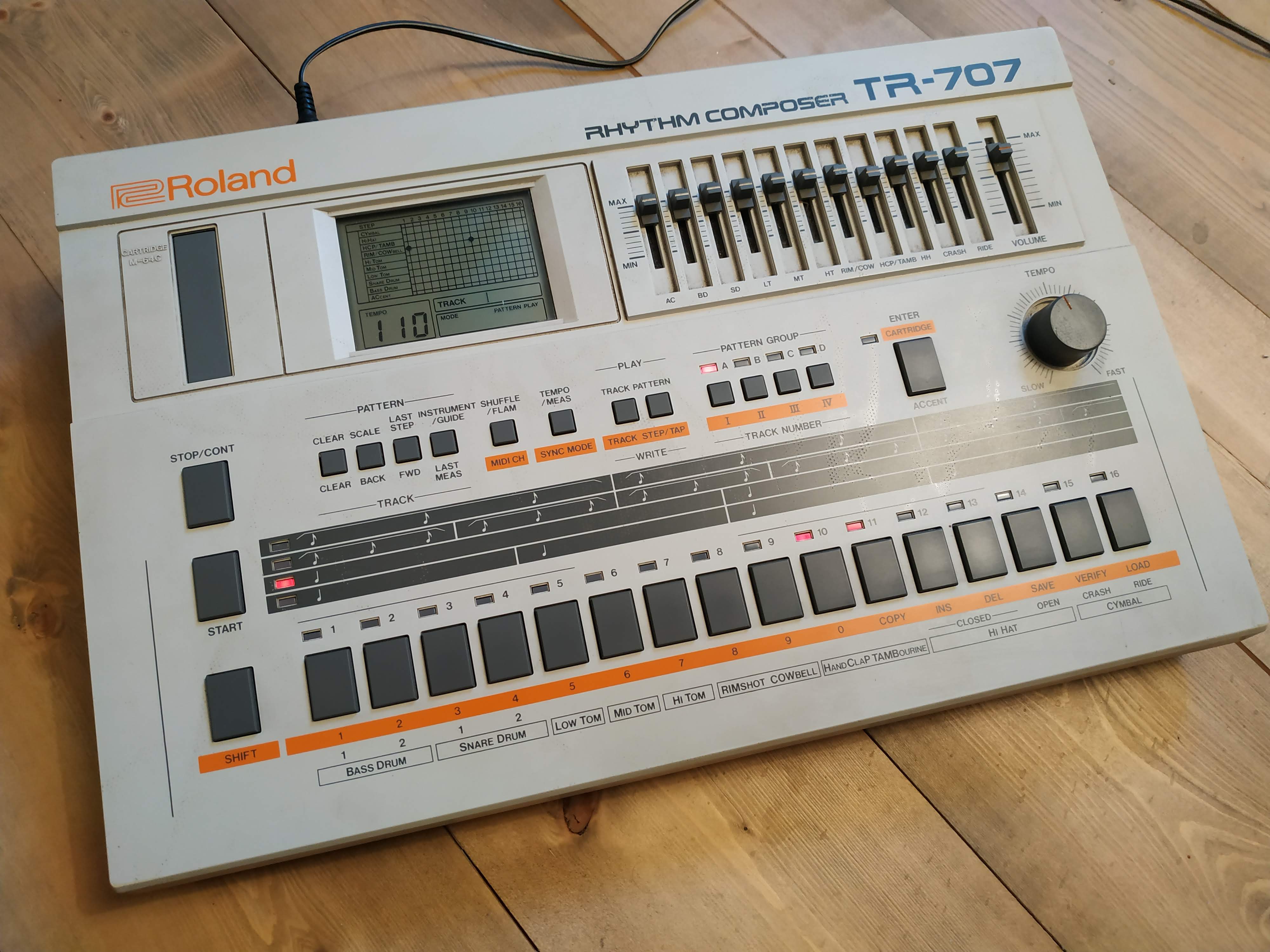 Roland TR 707 Audiofanzine