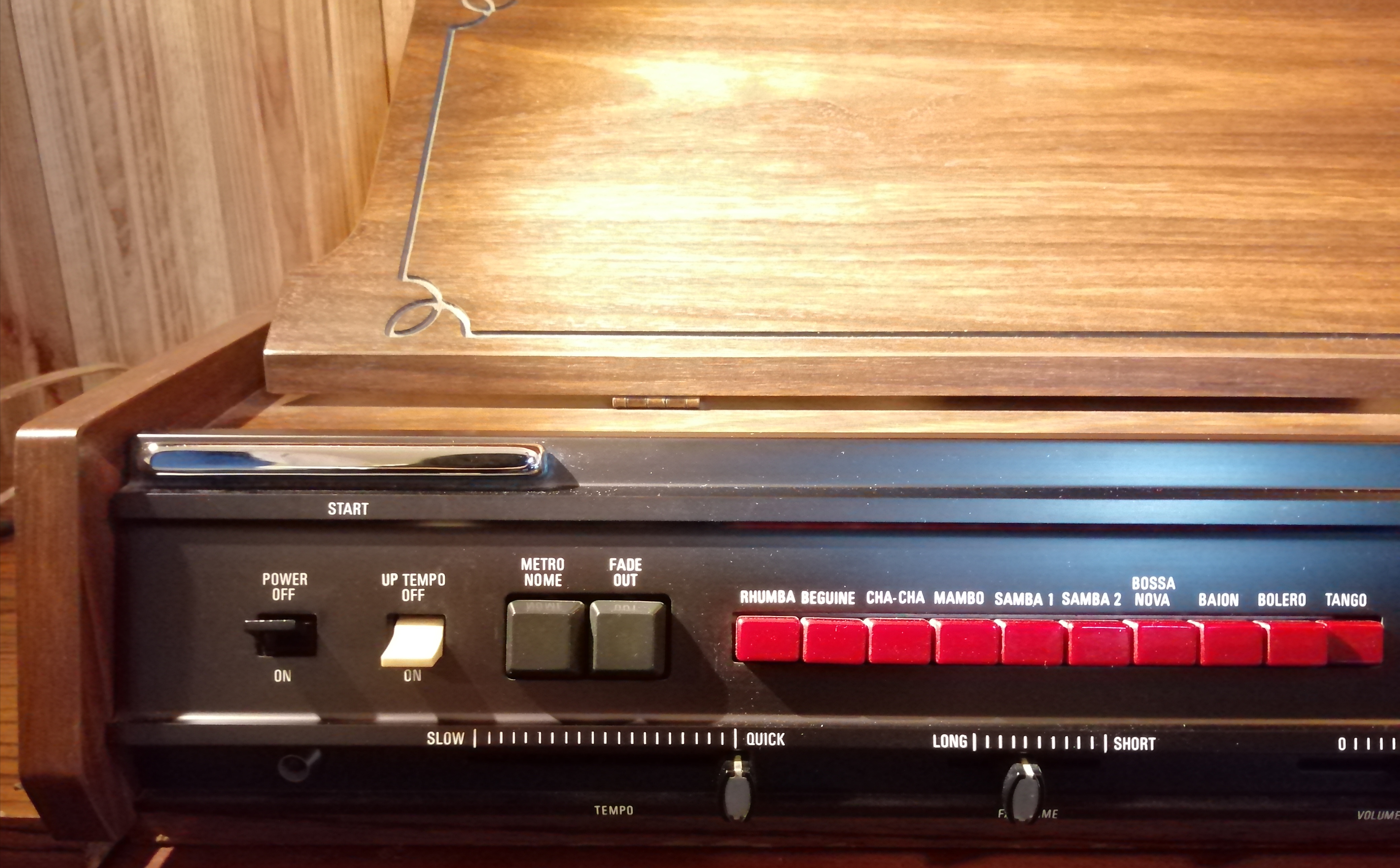 TR 77 Roland TR 77 Audiofanzine